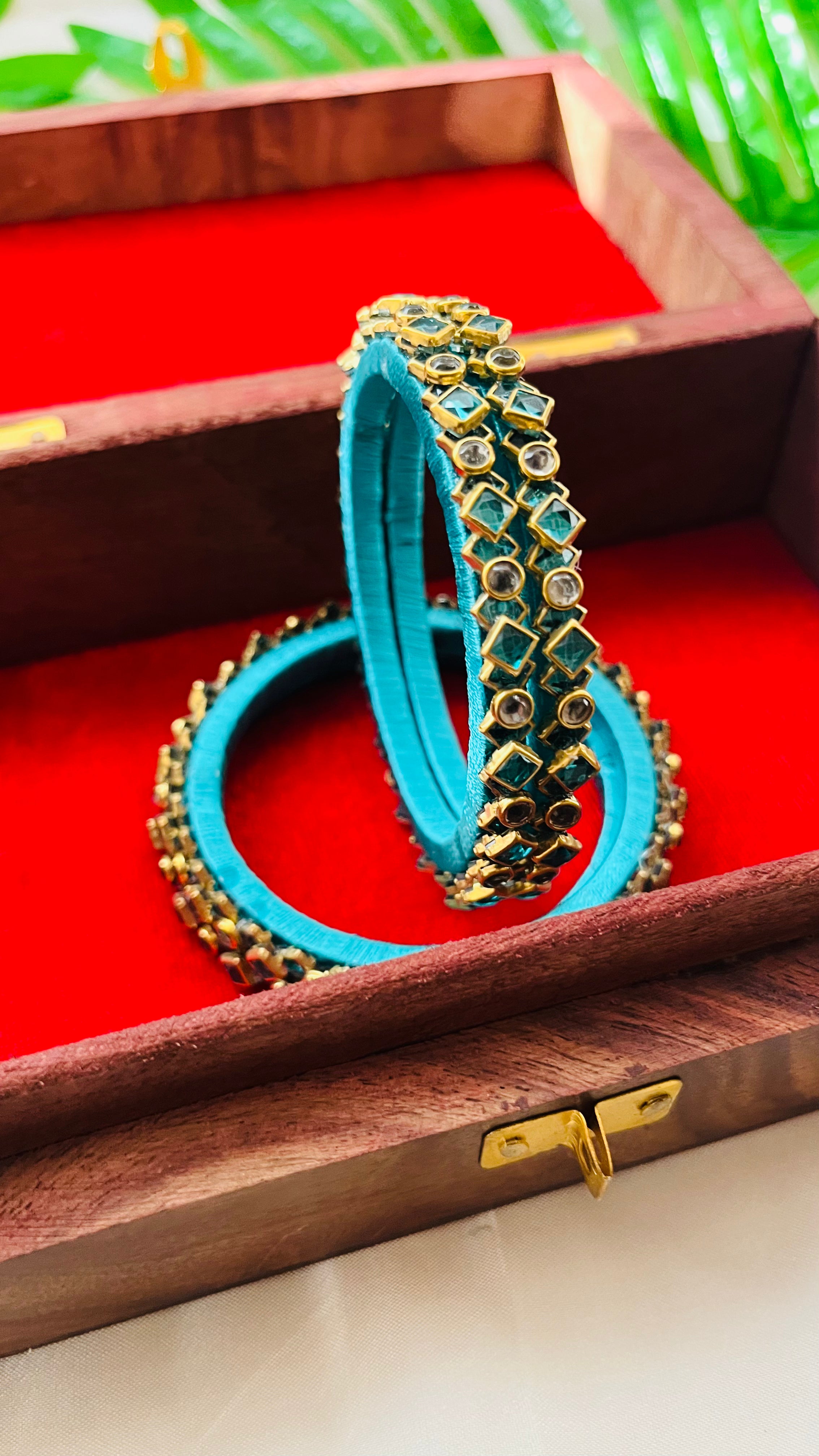 ANIKSHYA HANDMADE CYAN AND WHITE KUNDAN BANGLE VH006