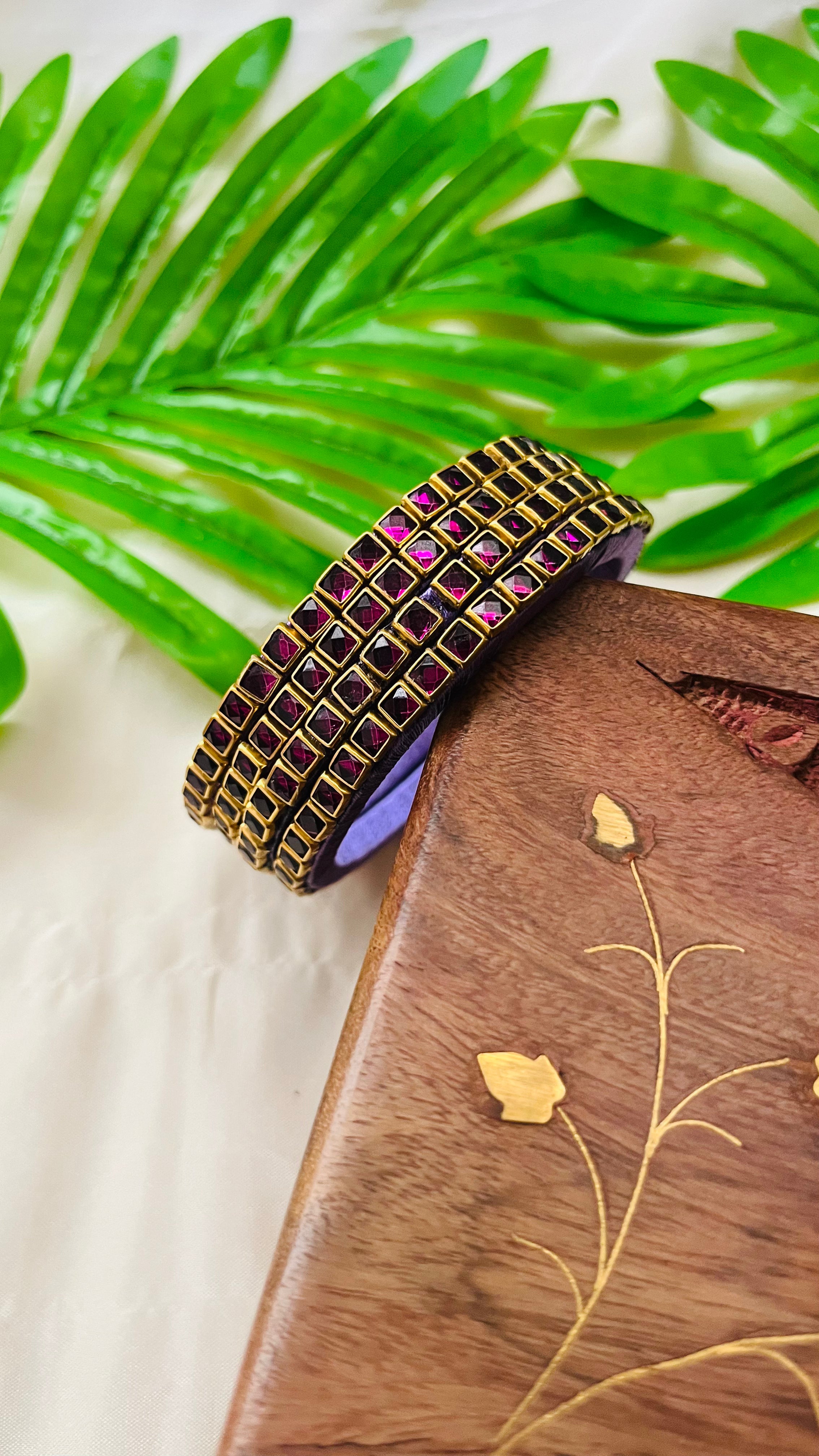 ANIKSHYA HANDMADE PURPLE KUNDAN BANGLE VH031