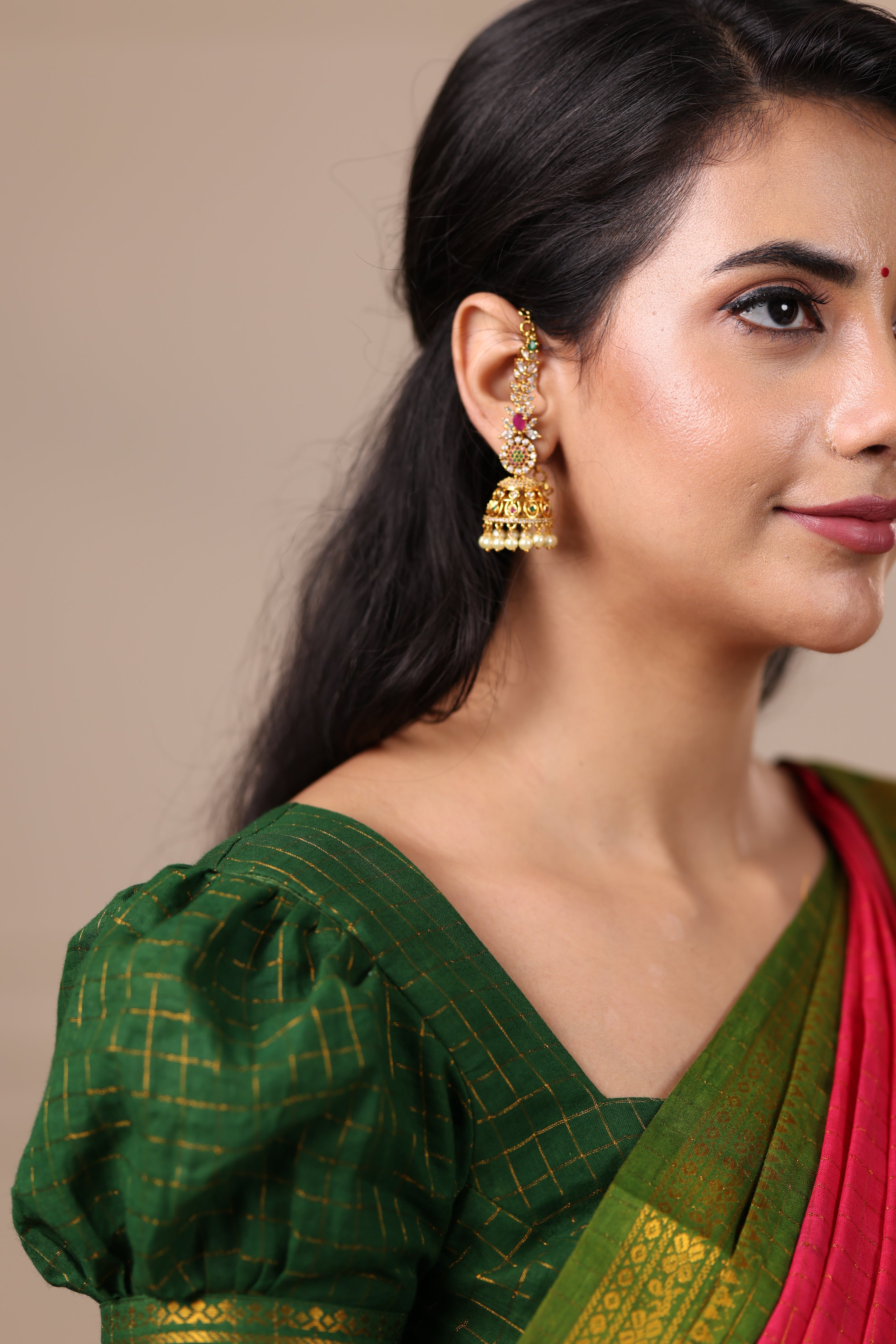 Yalini Jhumka with maatal