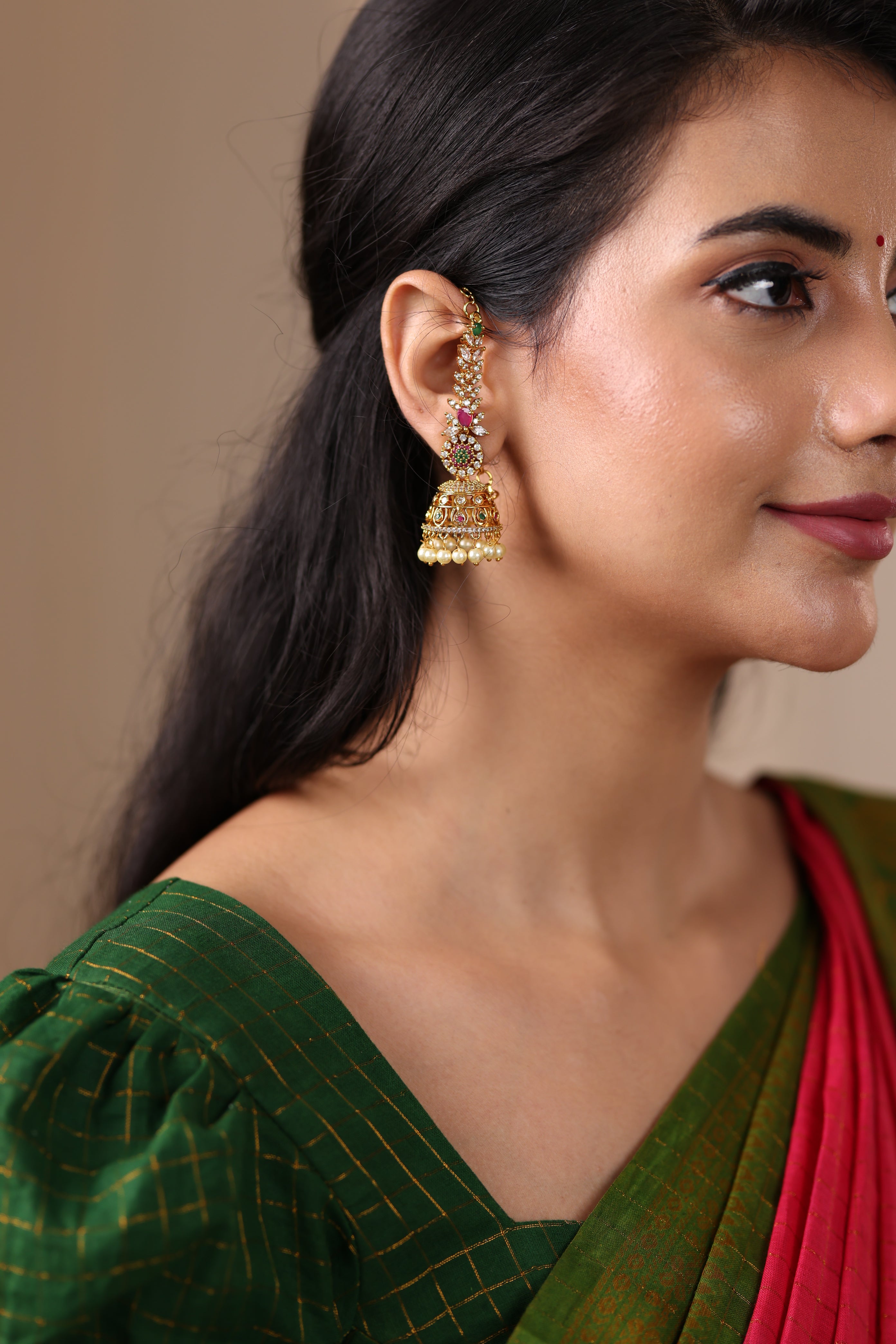 Yalini Jhumka with maatal