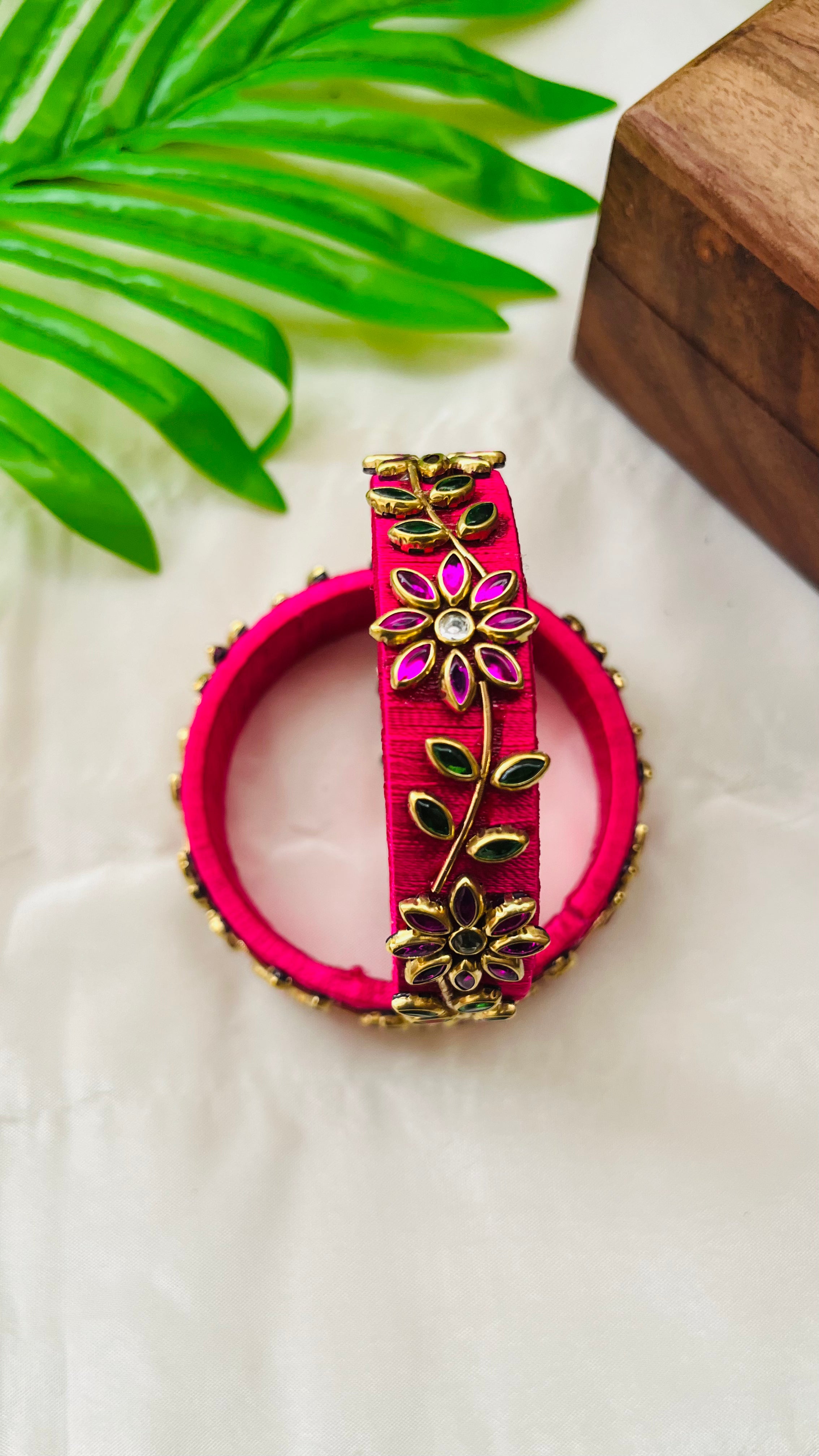 ANIKSHYA HANDMADE PINK AND GREEN KUNDAN BANGLE VH005