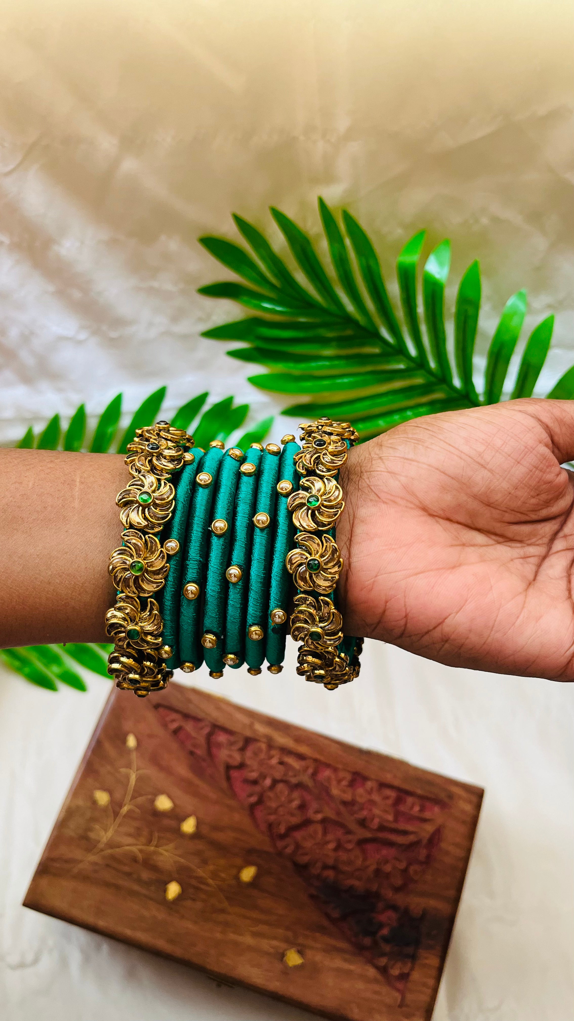 ANIKSHYA HANDMADE GREEN AND GOLD KUNDAN BANGLE VH025
