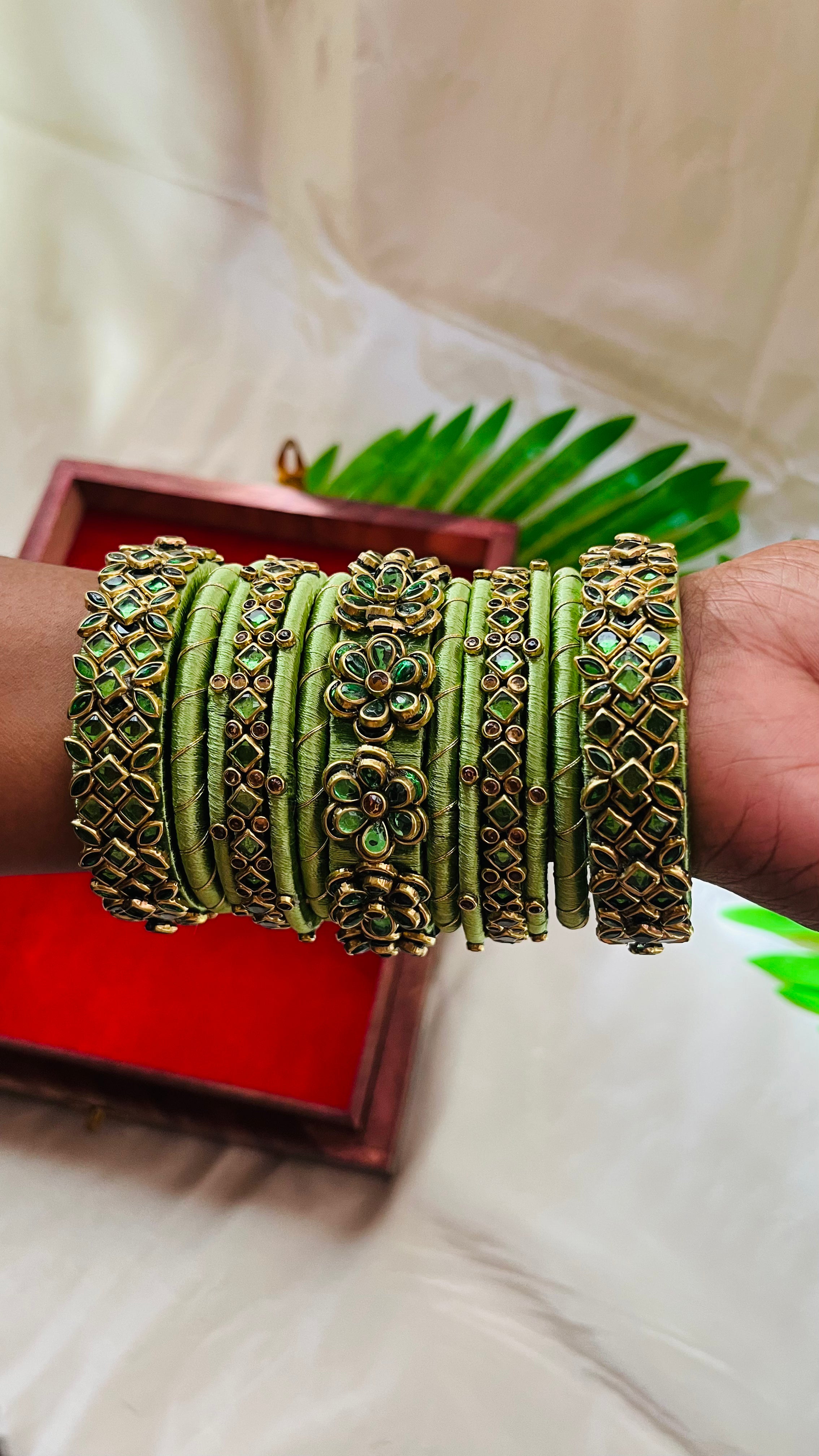 ANIKSHYA HANDMADE GREEN AND GOLD KUNDAN BANGLE VH026