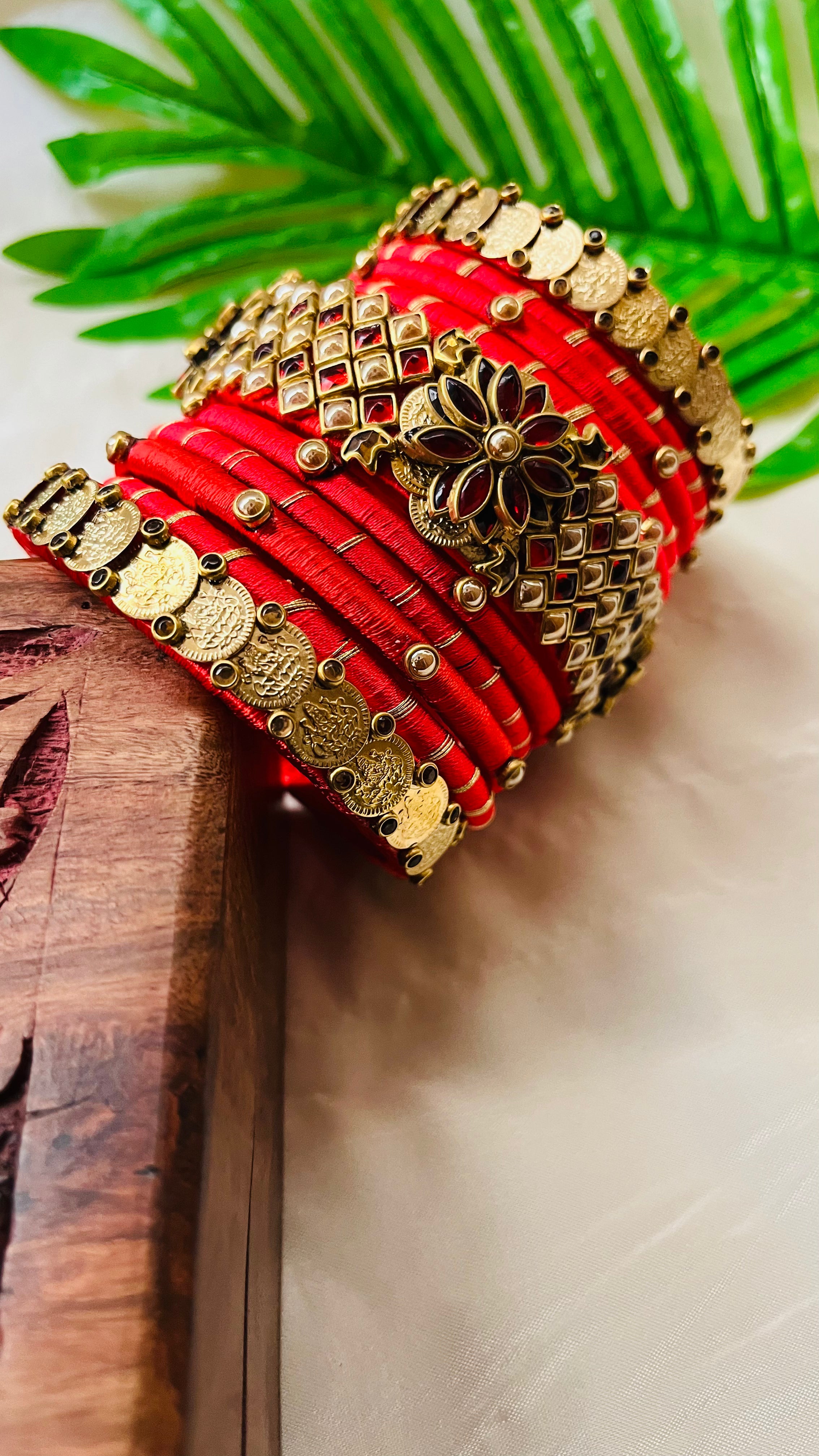 ANIKSHYA HANDMADE RED AND GOLD KUNDAN BANGLE VH028