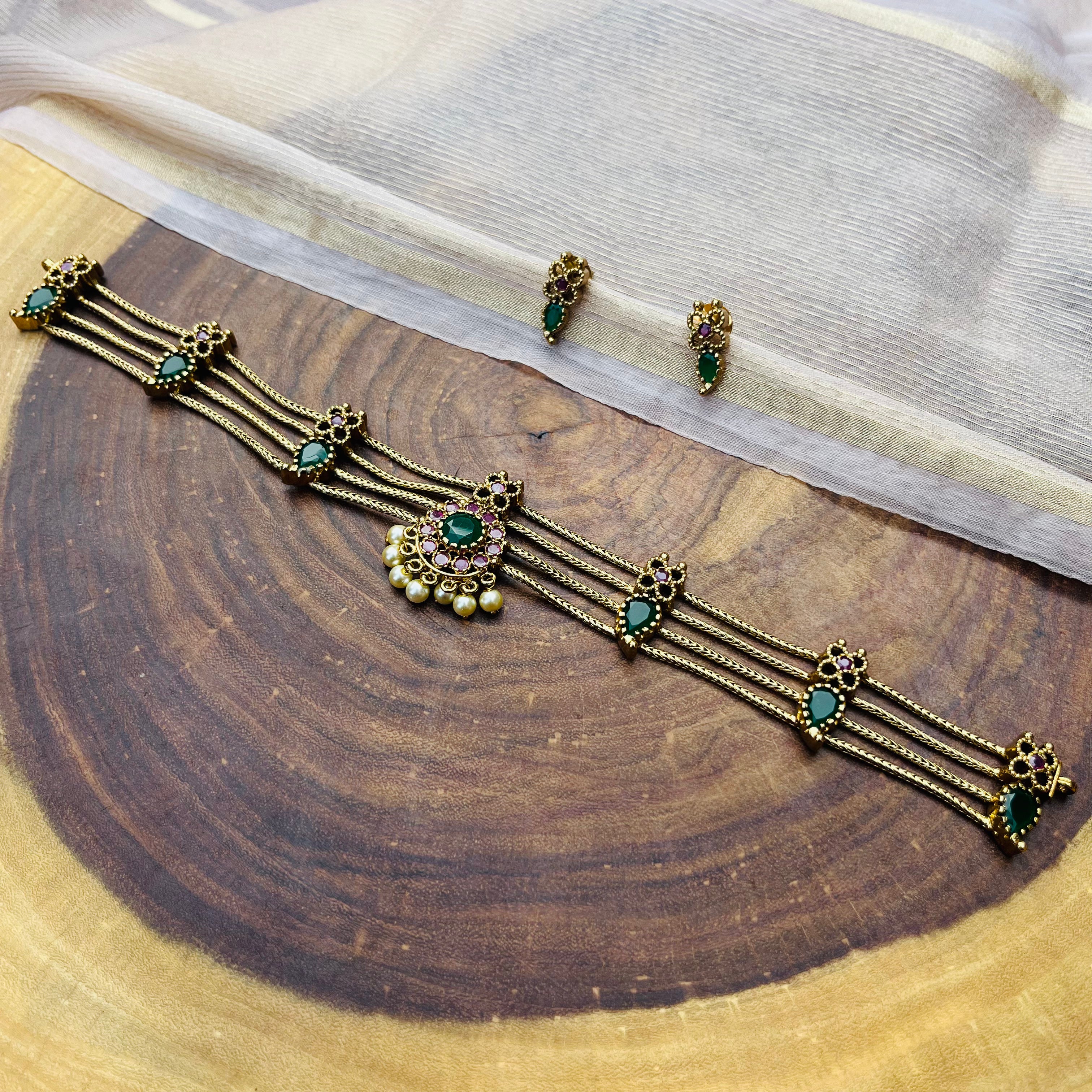 AB Antique Kemp stone palakka choker
