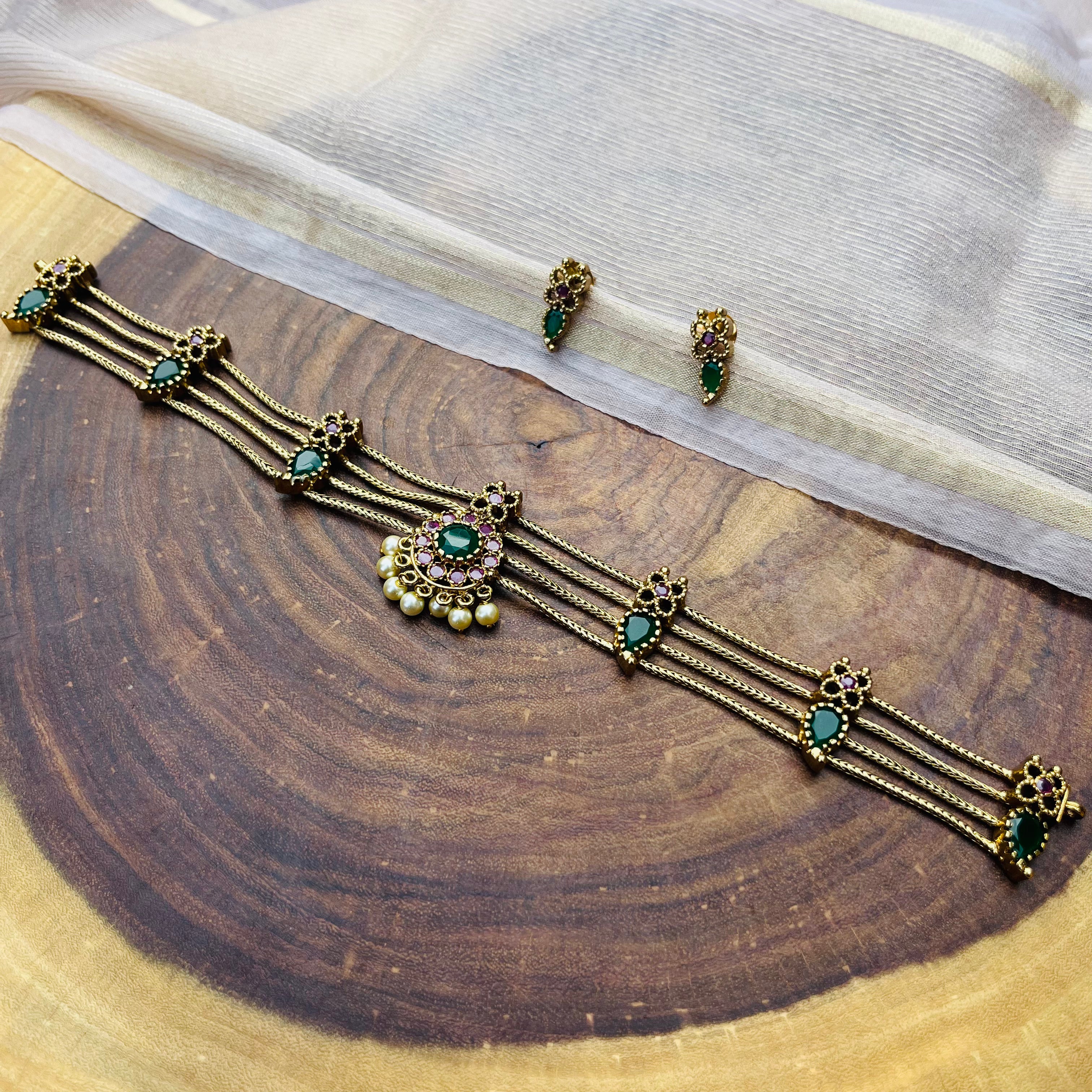 AB Antique Kemp stone palakka choker