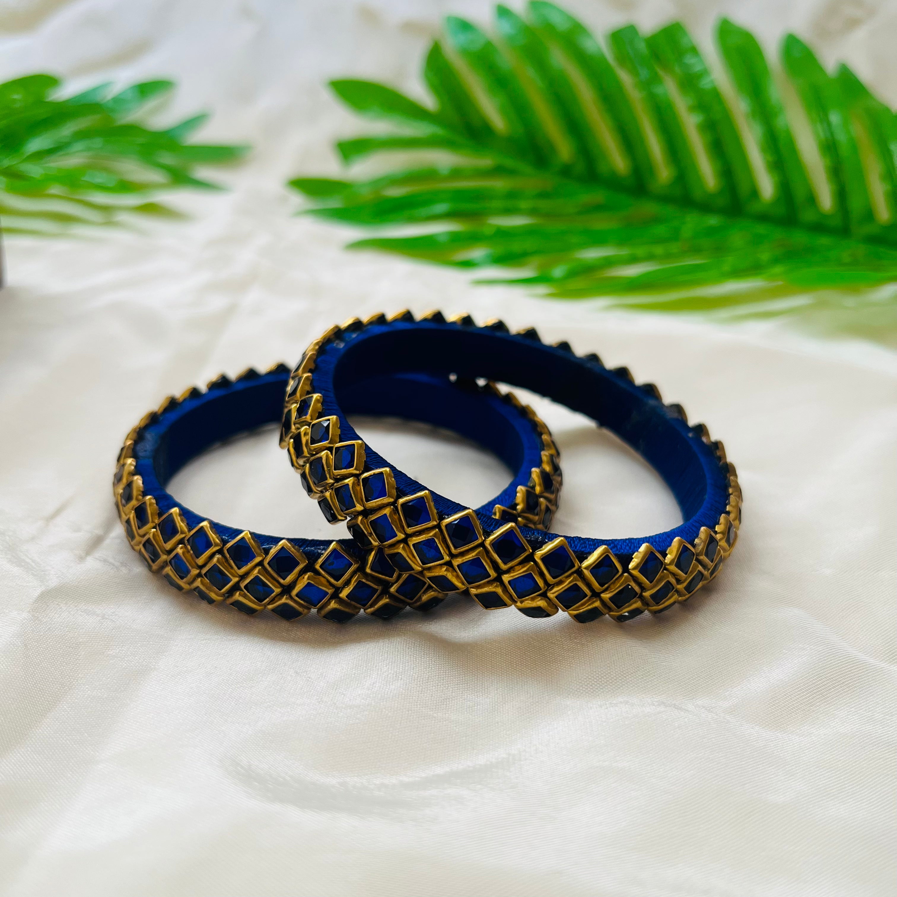 ANIKSHYA HANDMADE NAVY BLUE KUNDAN BANGLE VH077