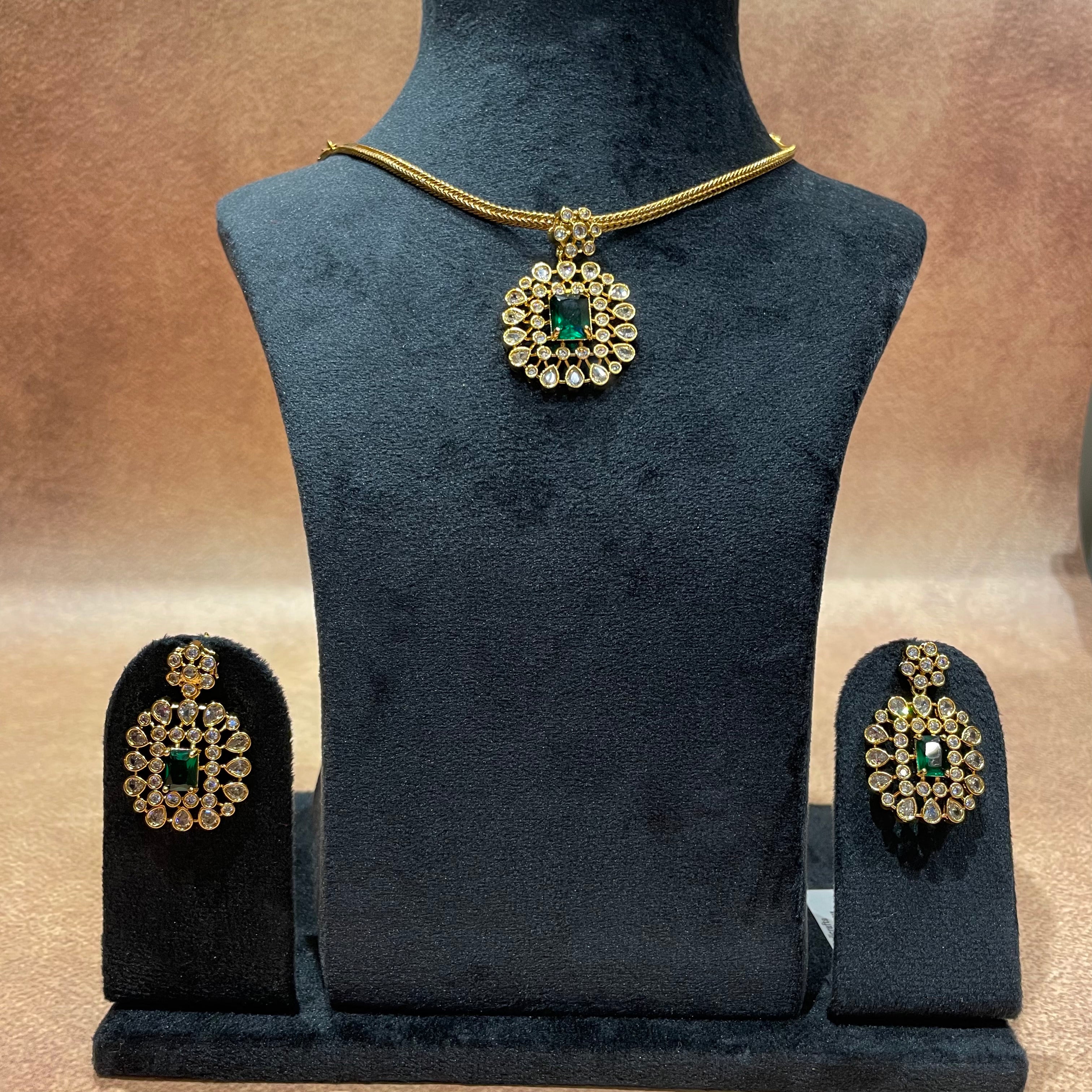 Mira Green Pendant Necklace