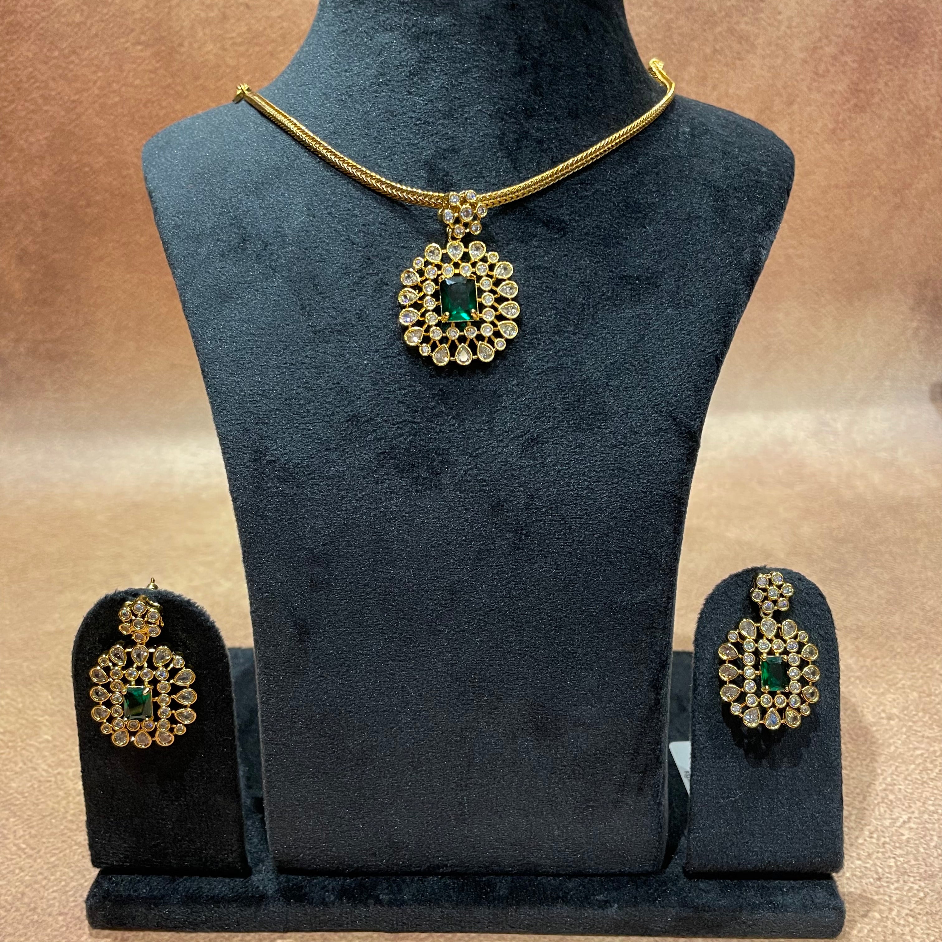 Mira Green Pendant Necklace