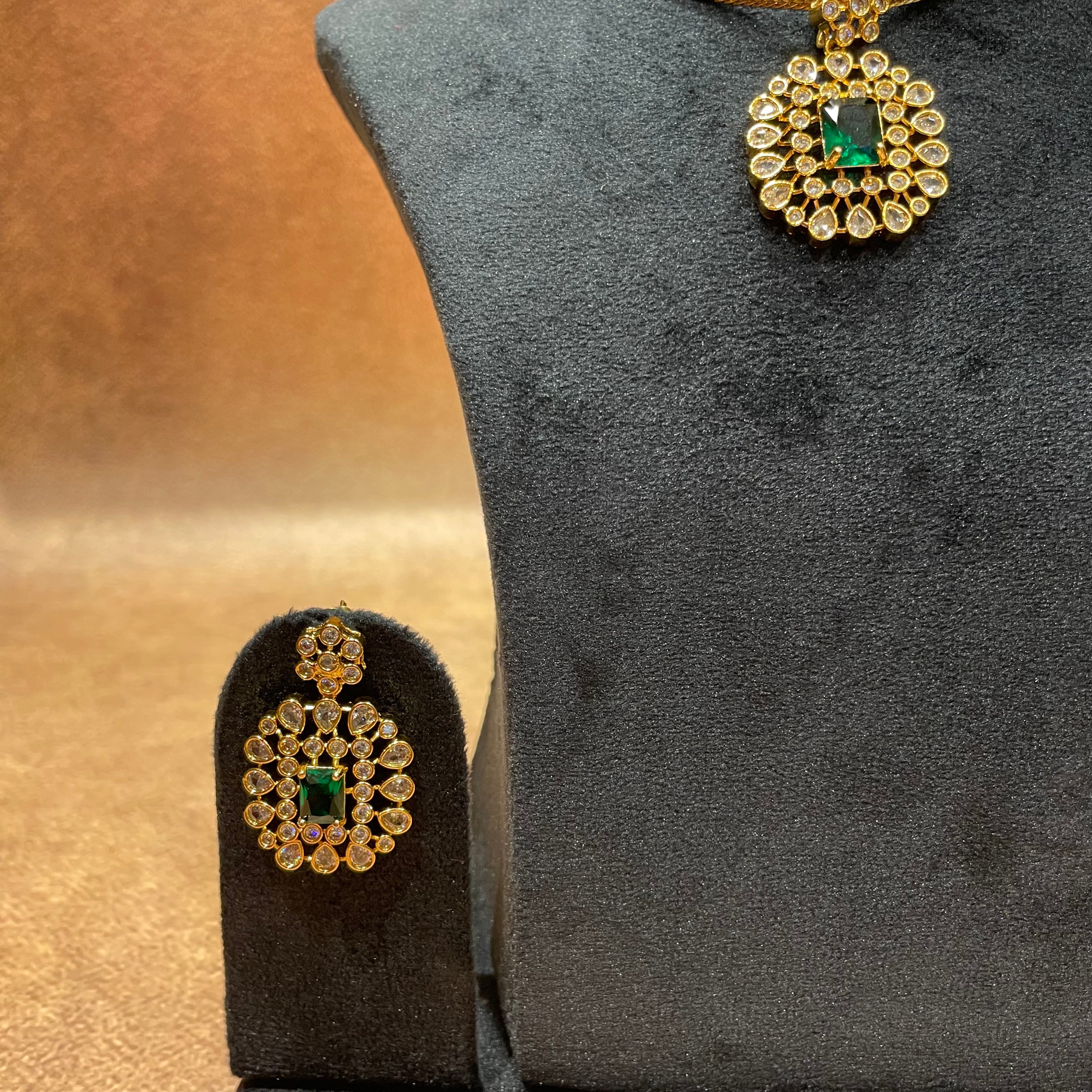 Mira Green Pendant Necklace