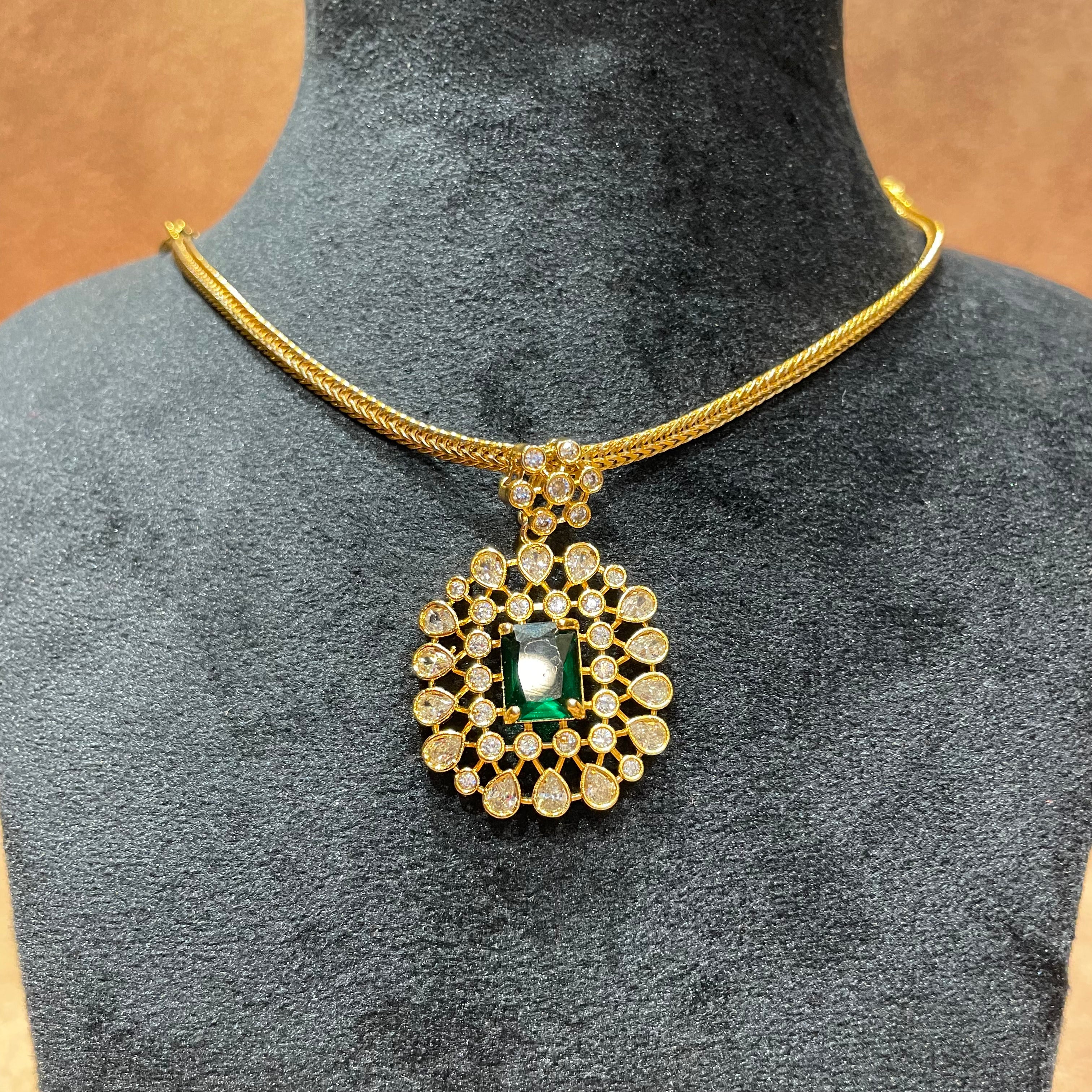 Mira Green Pendant Necklace