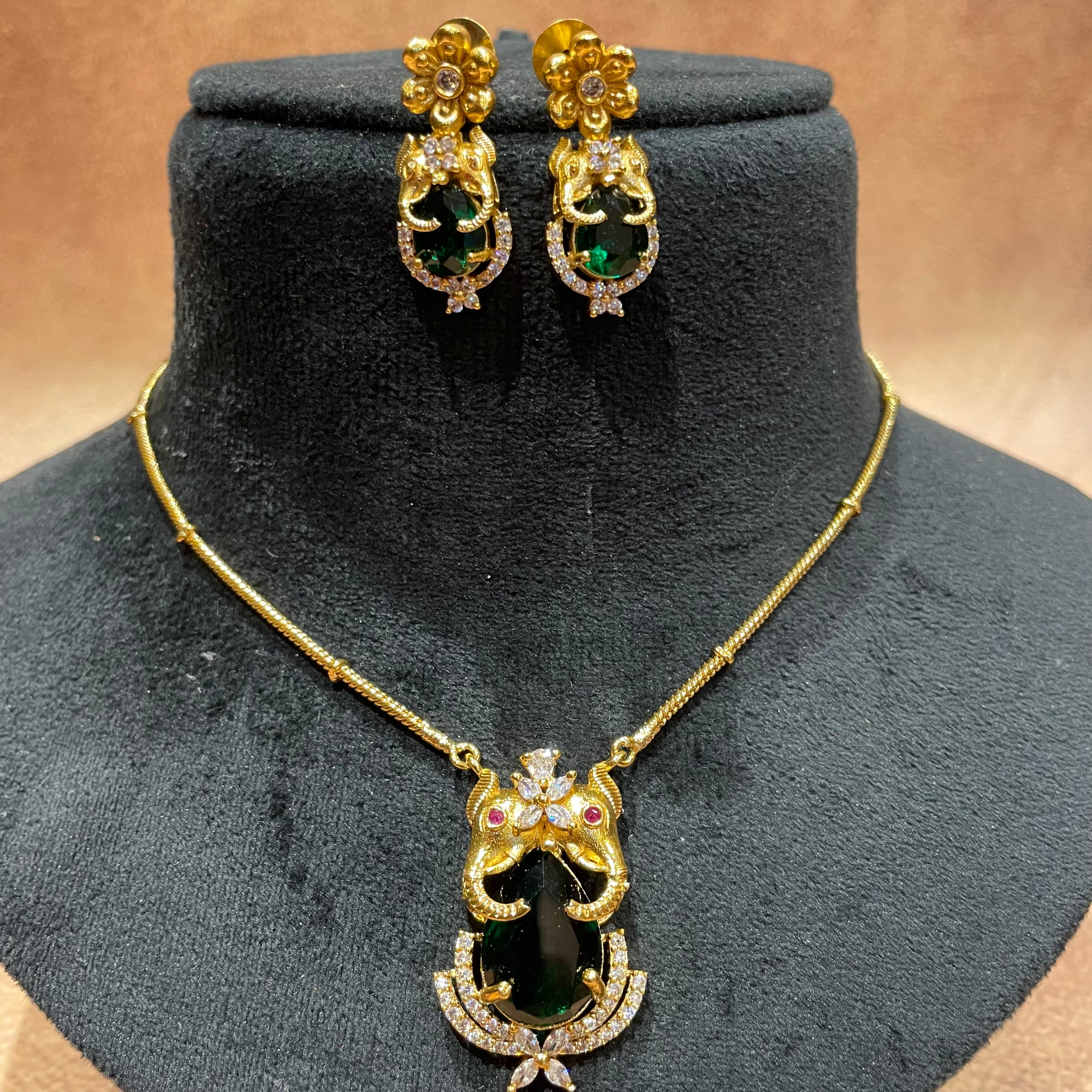 Anika Emerald Pendant Necklace