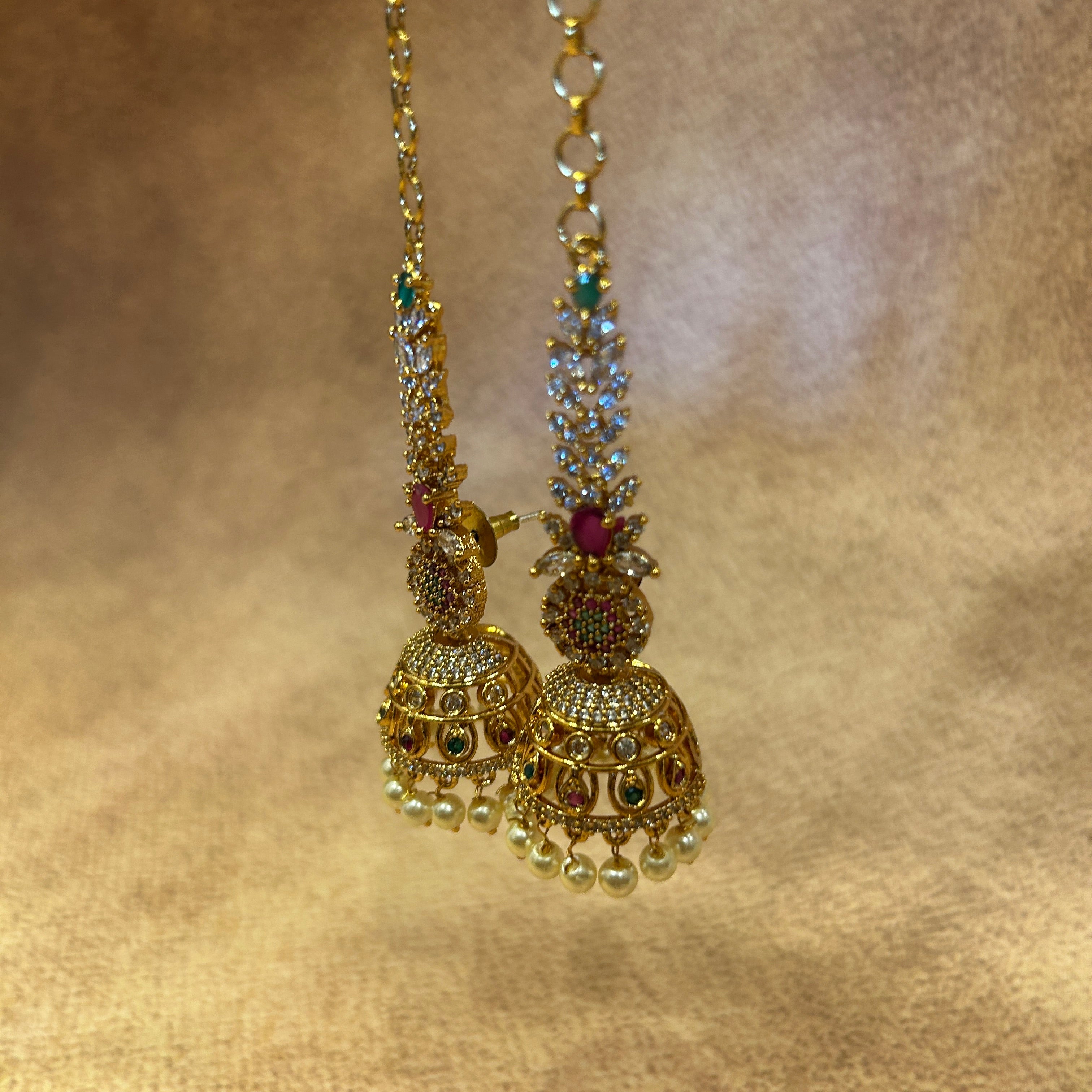 Yalini Jhumka with maatal