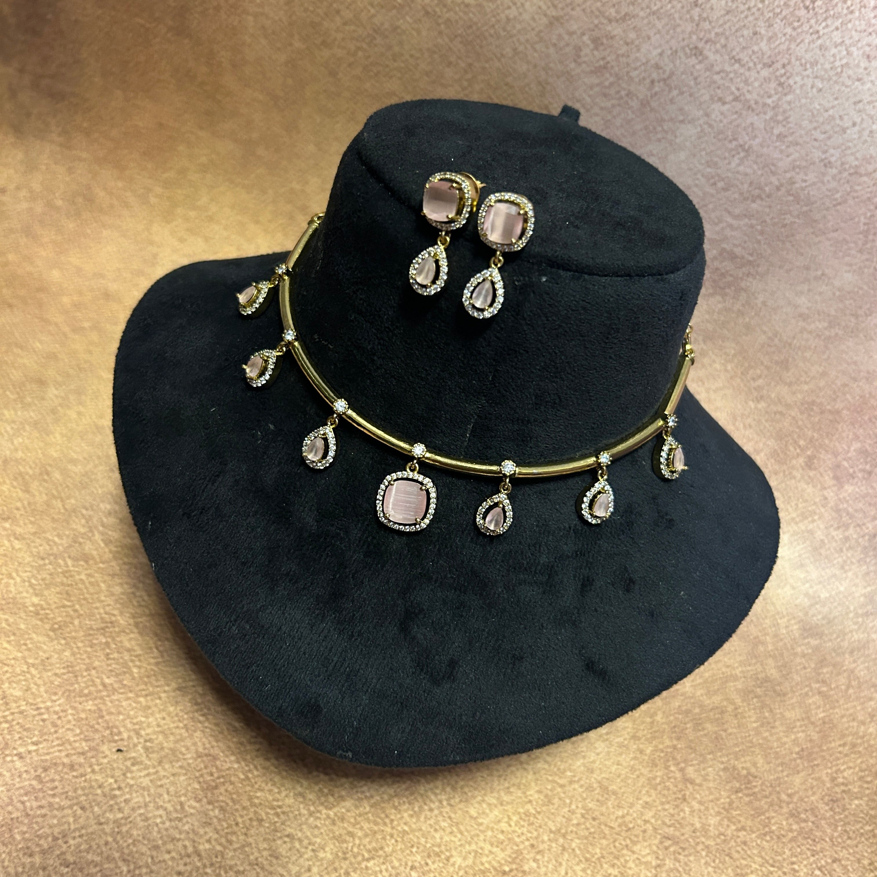 Ntl’s Antique necklace