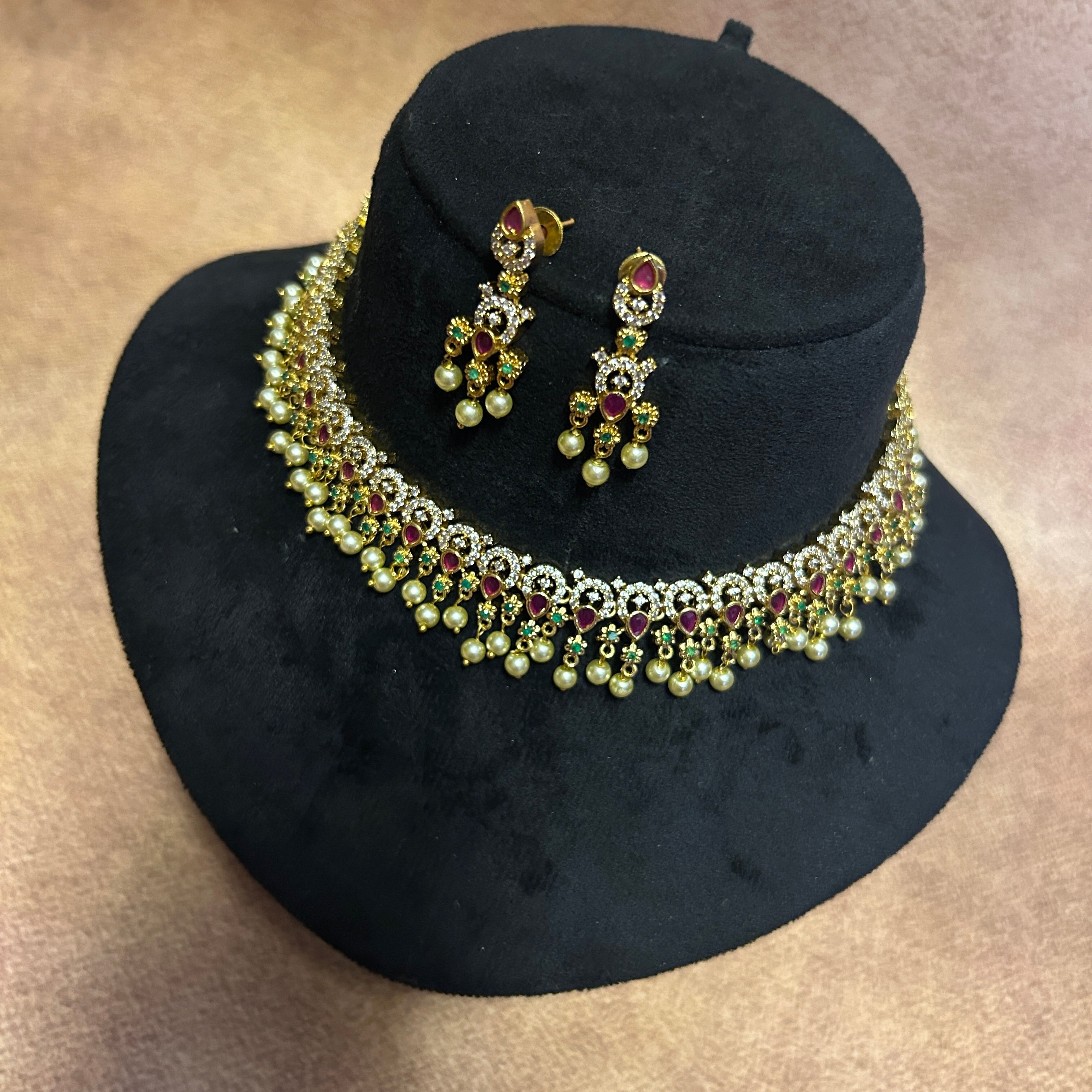 Thilagam pearl necklace