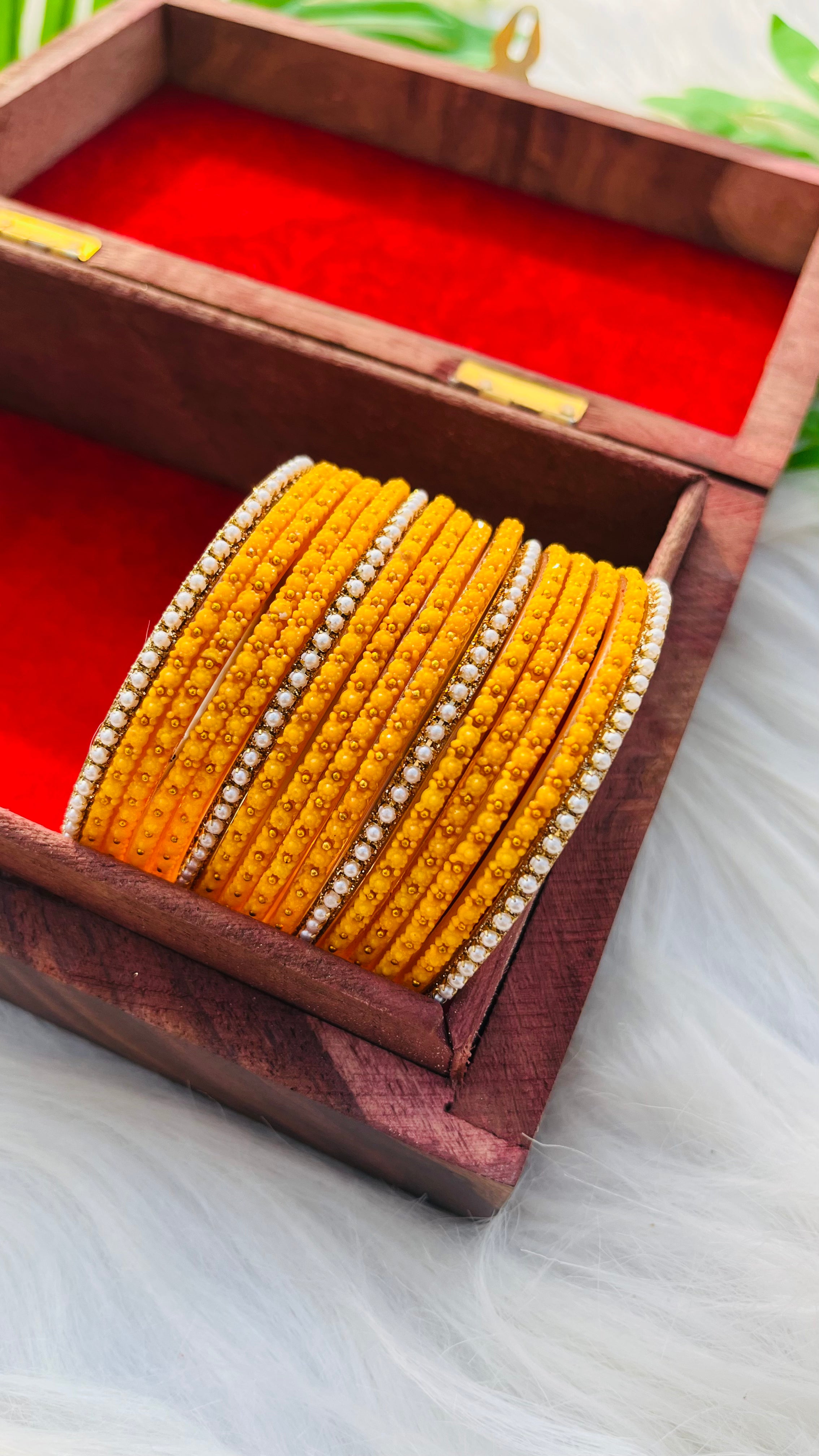 ANIKSHYA YELLOW GLASS BANGLE AND WHITE PEARL BORDER BANGLE VH034