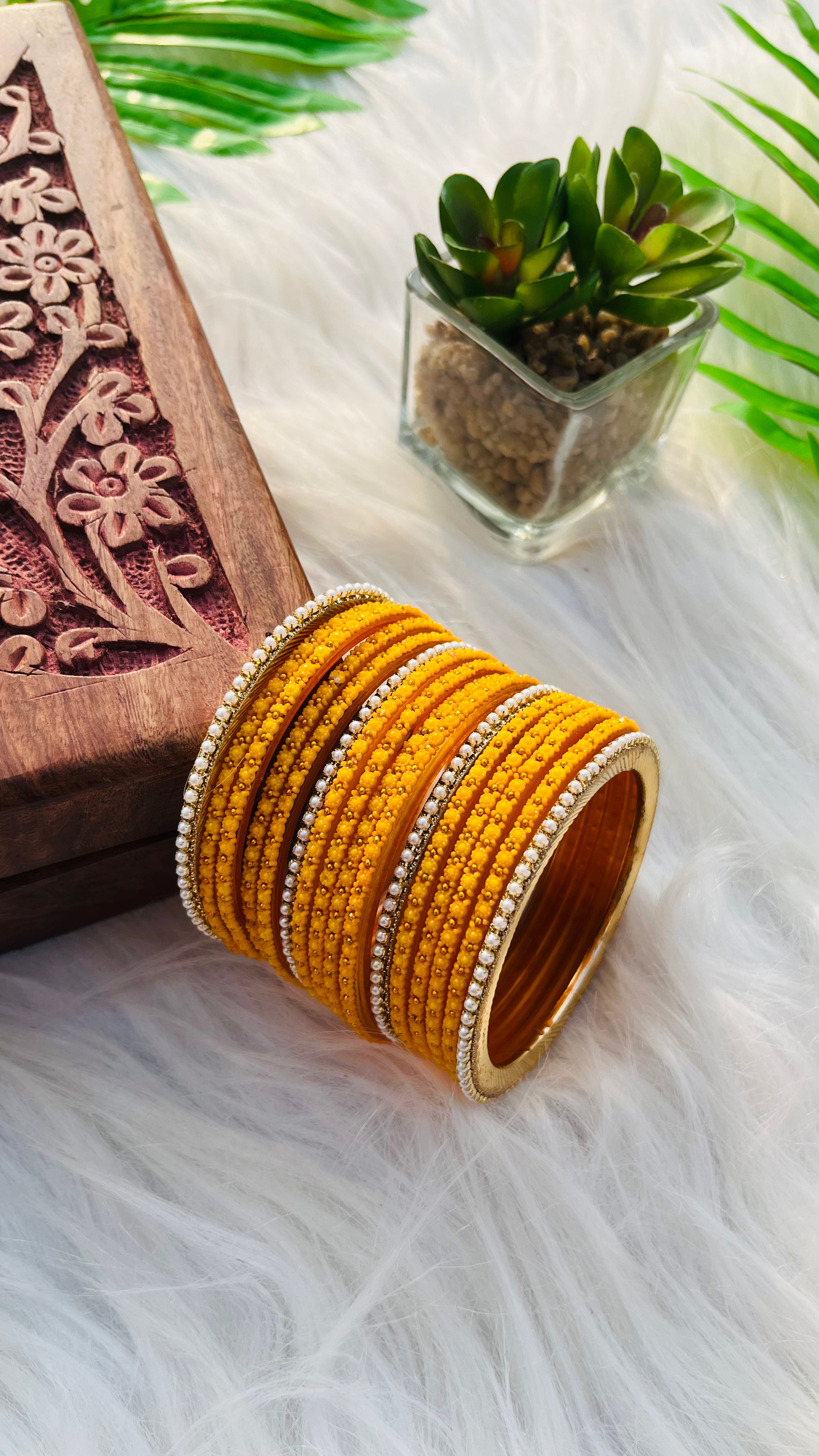 ANIKSHYA YELLOW GLASS BANGLE AND WHITE PEARL BORDER BANGLE VH034