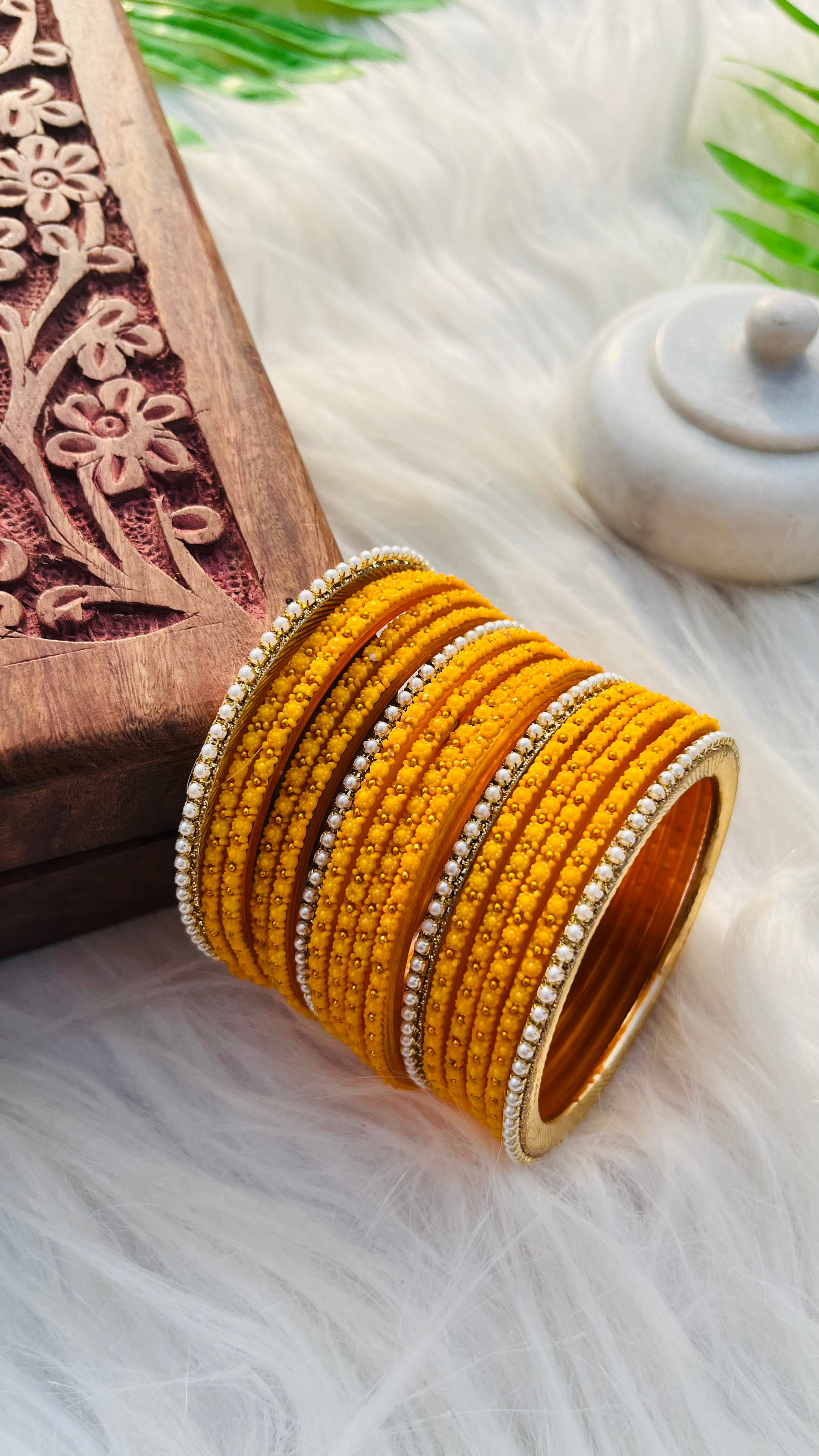 ANIKSHYA YELLOW GLASS BANGLE AND WHITE PEARL BORDER BANGLE VH034