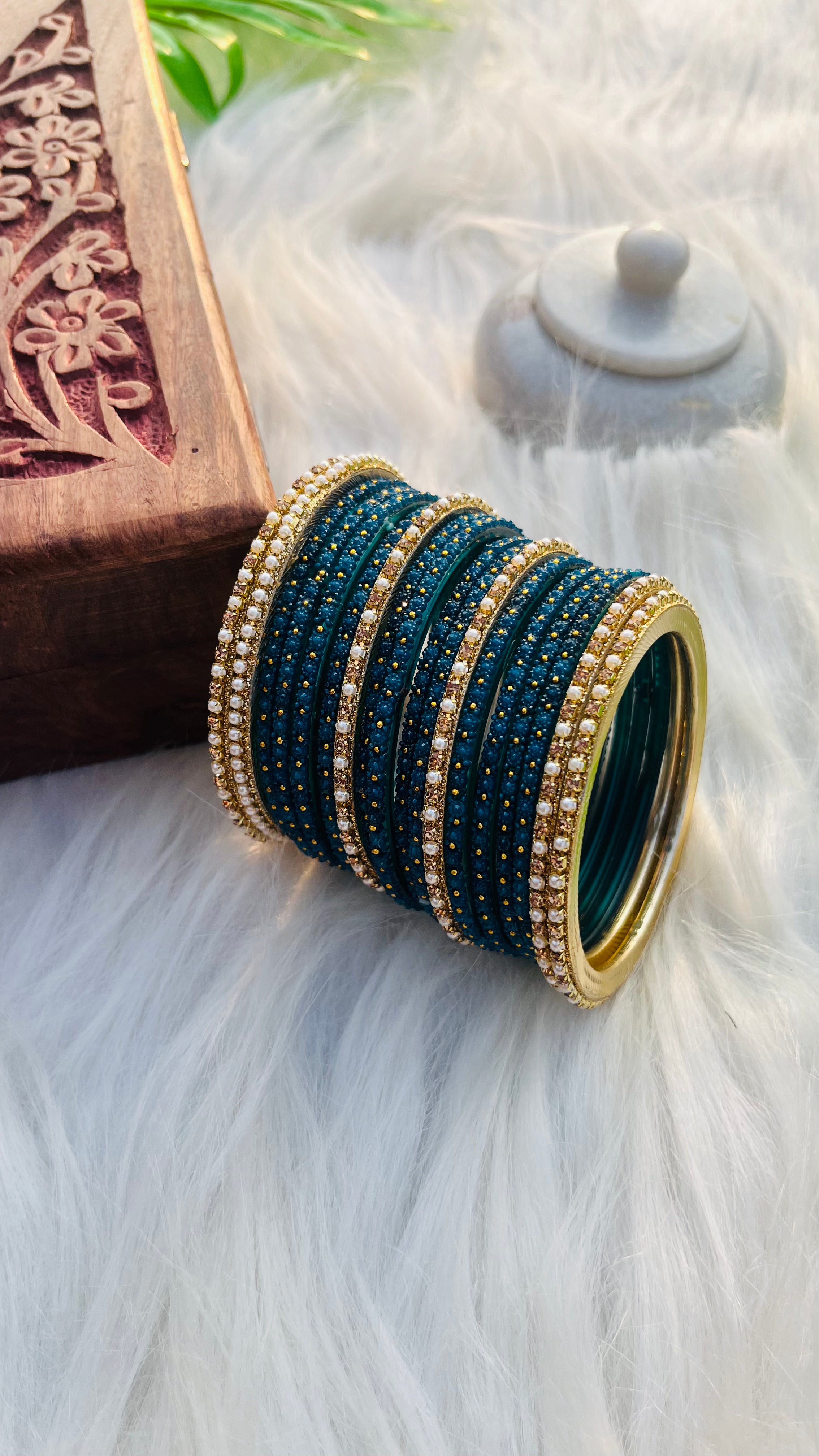 ANIKSHYA PEACOCK GLASS BANGLE AND GOLD WHITE PEARL METAL BANGLE VH038