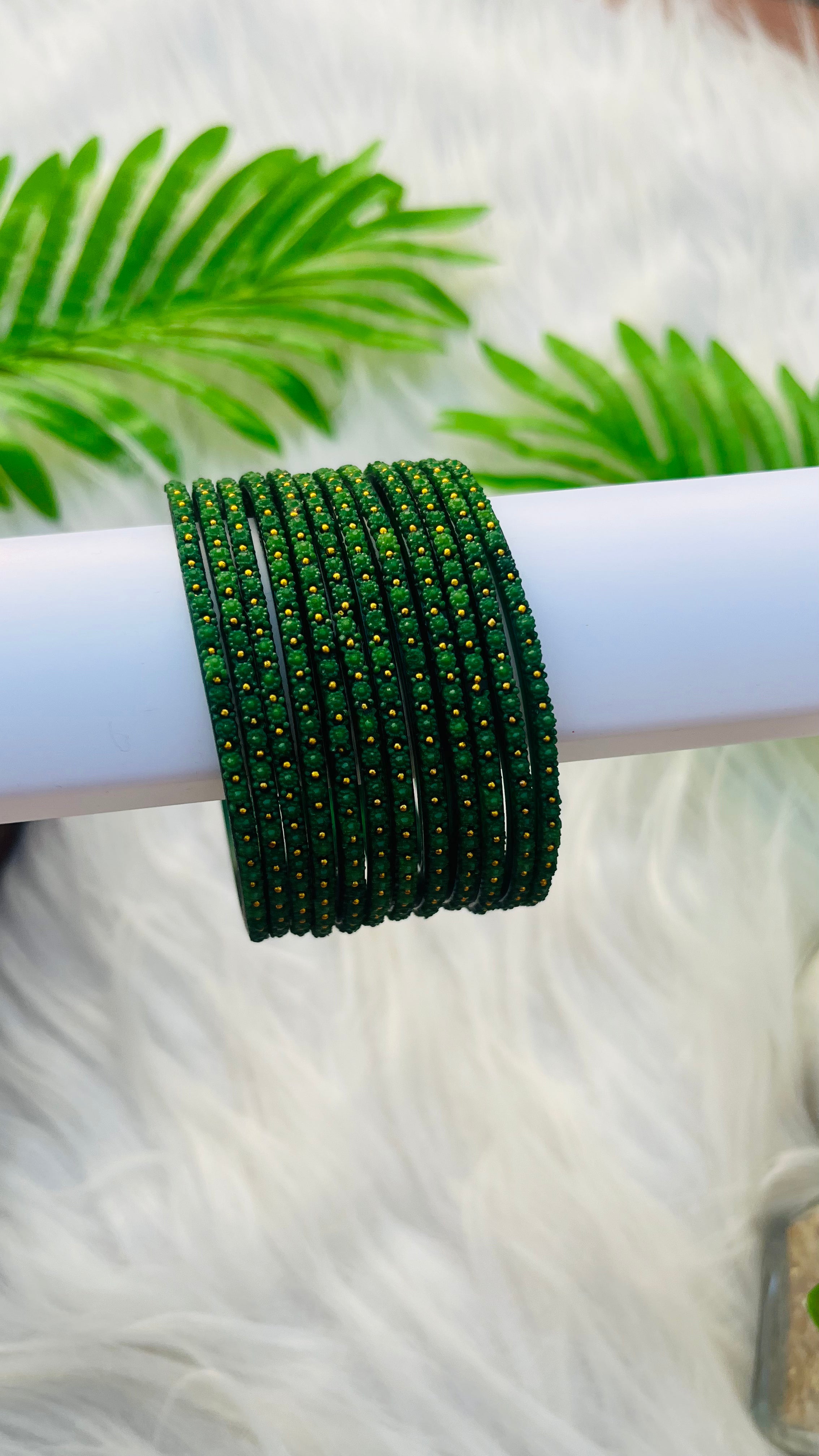 ANIKSHYA SITAARA GLASS BANGLE VH040