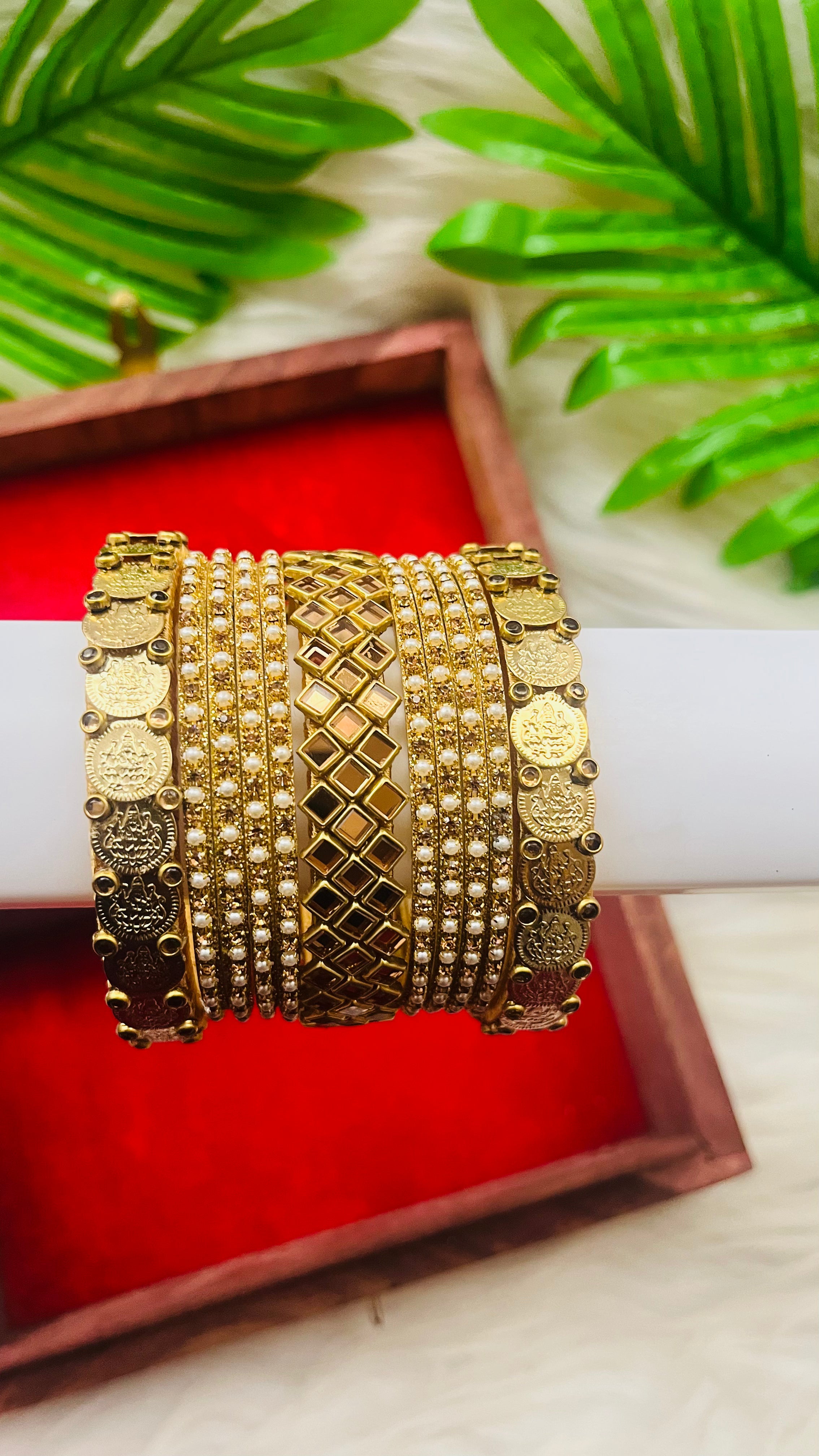 ANIKSHYA HANDMADE GOLD KUNDAN BANGLE AND GOLD WHITE PEARL METAL BANGLE VH041