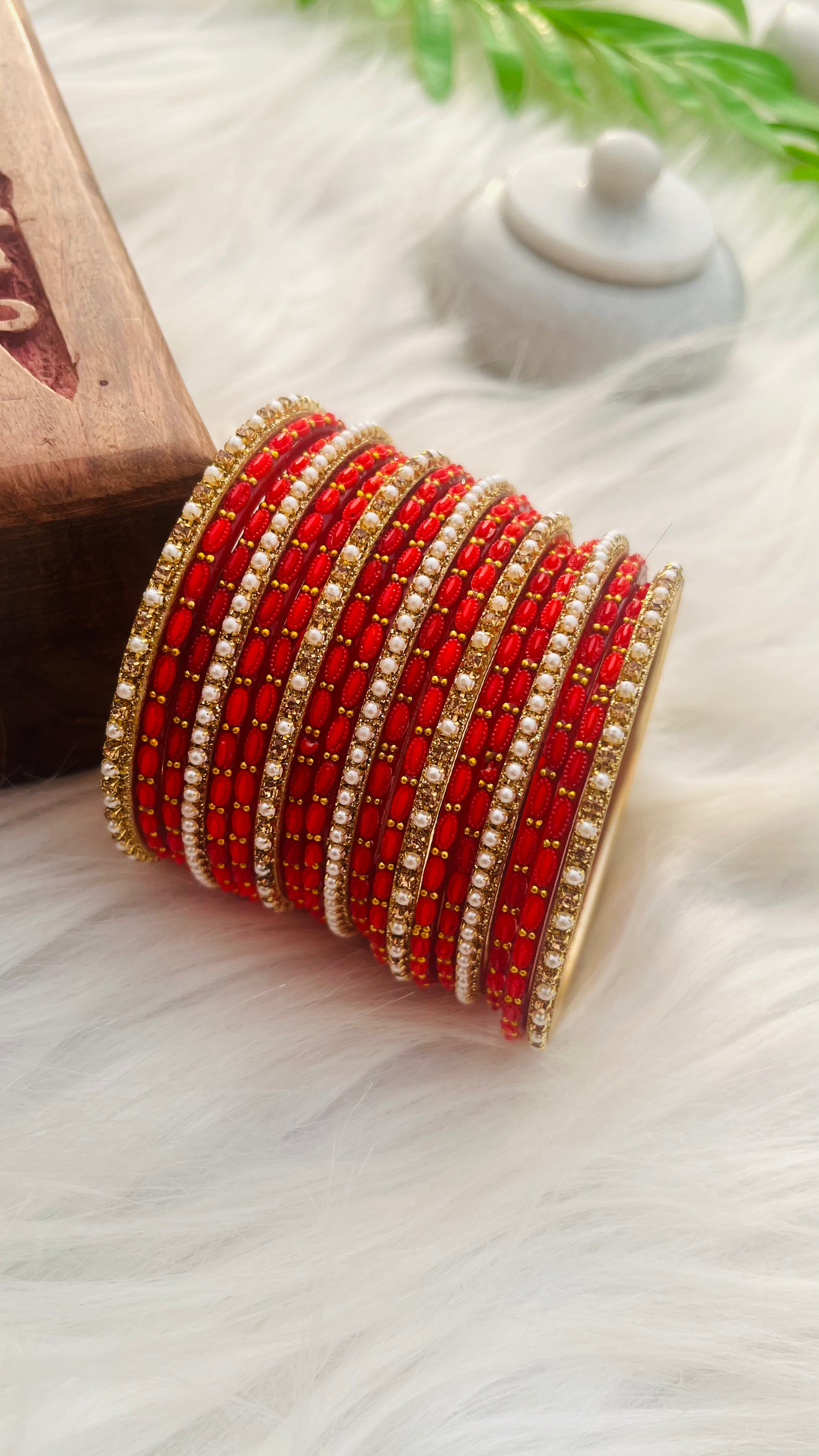 ANIKSHYA PEACH GLASS BANGLE AND GOLD WHITE PEARL METAL BANGLE VH042