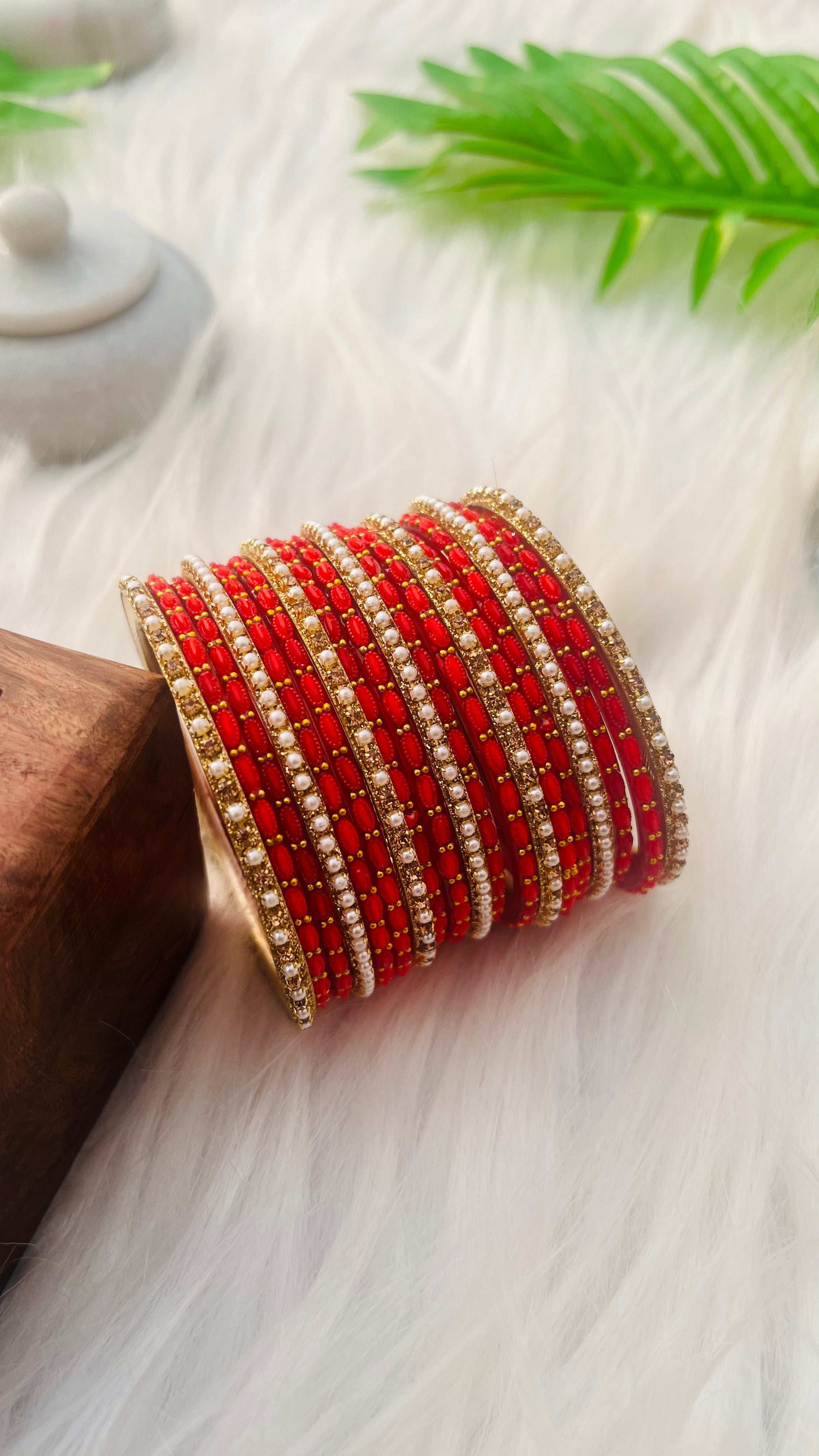 ANIKSHYA PEACH GLASS BANGLE AND GOLD WHITE PEARL METAL BANGLE VH042