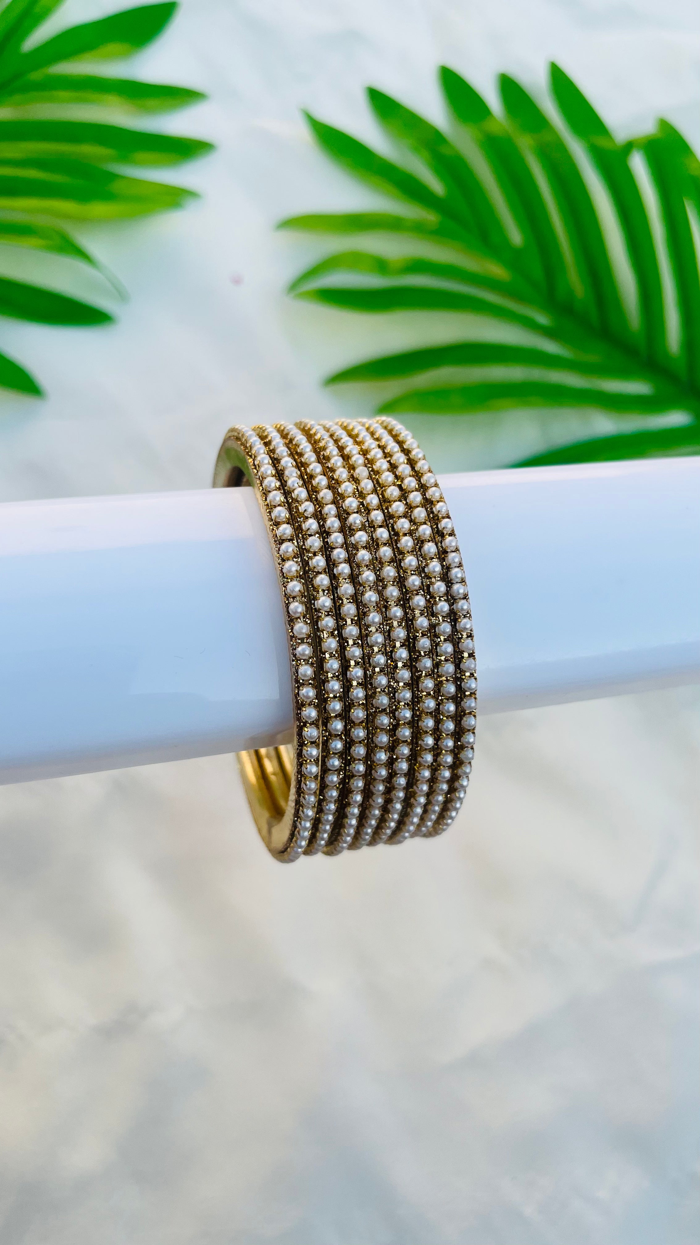 ANIKSHYA WHITE PEARL METAL BANGLE VH058