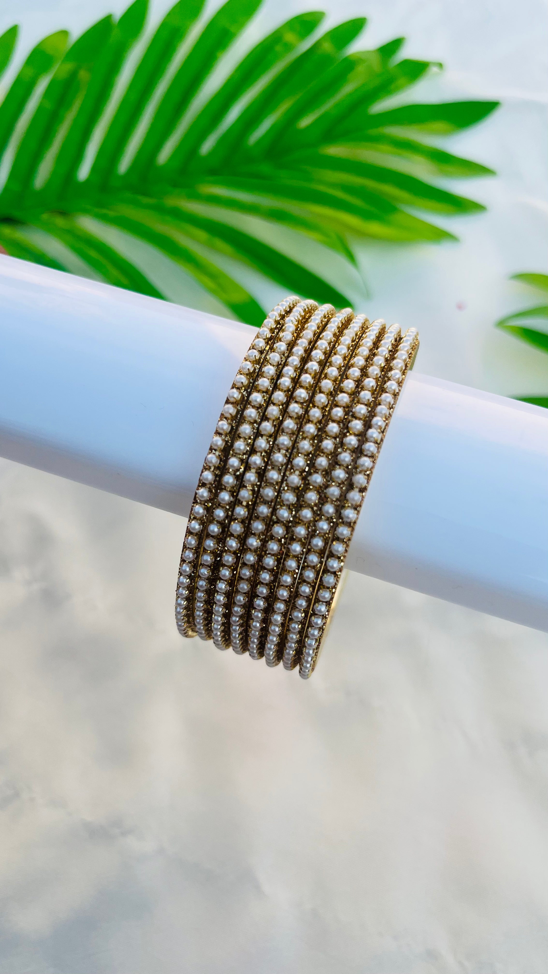 ANIKSHYA WHITE PEARL METAL BANGLE VH058