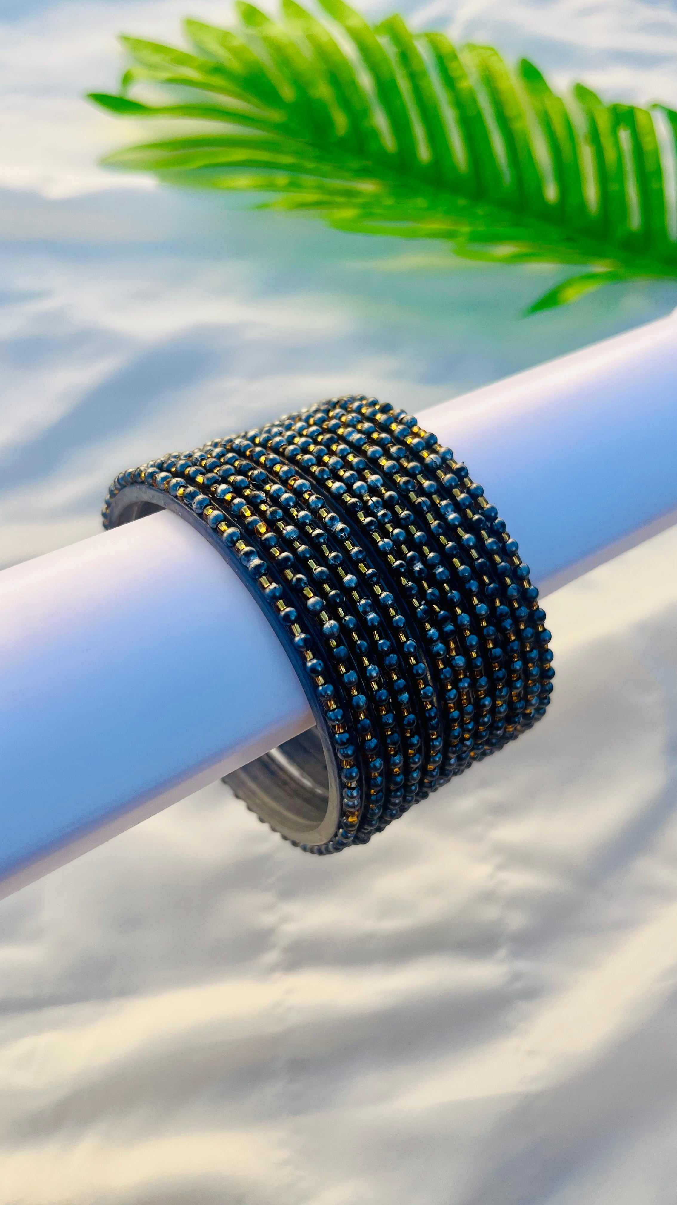 ANIKSHYA GRAY GLASS BANGLE VH070