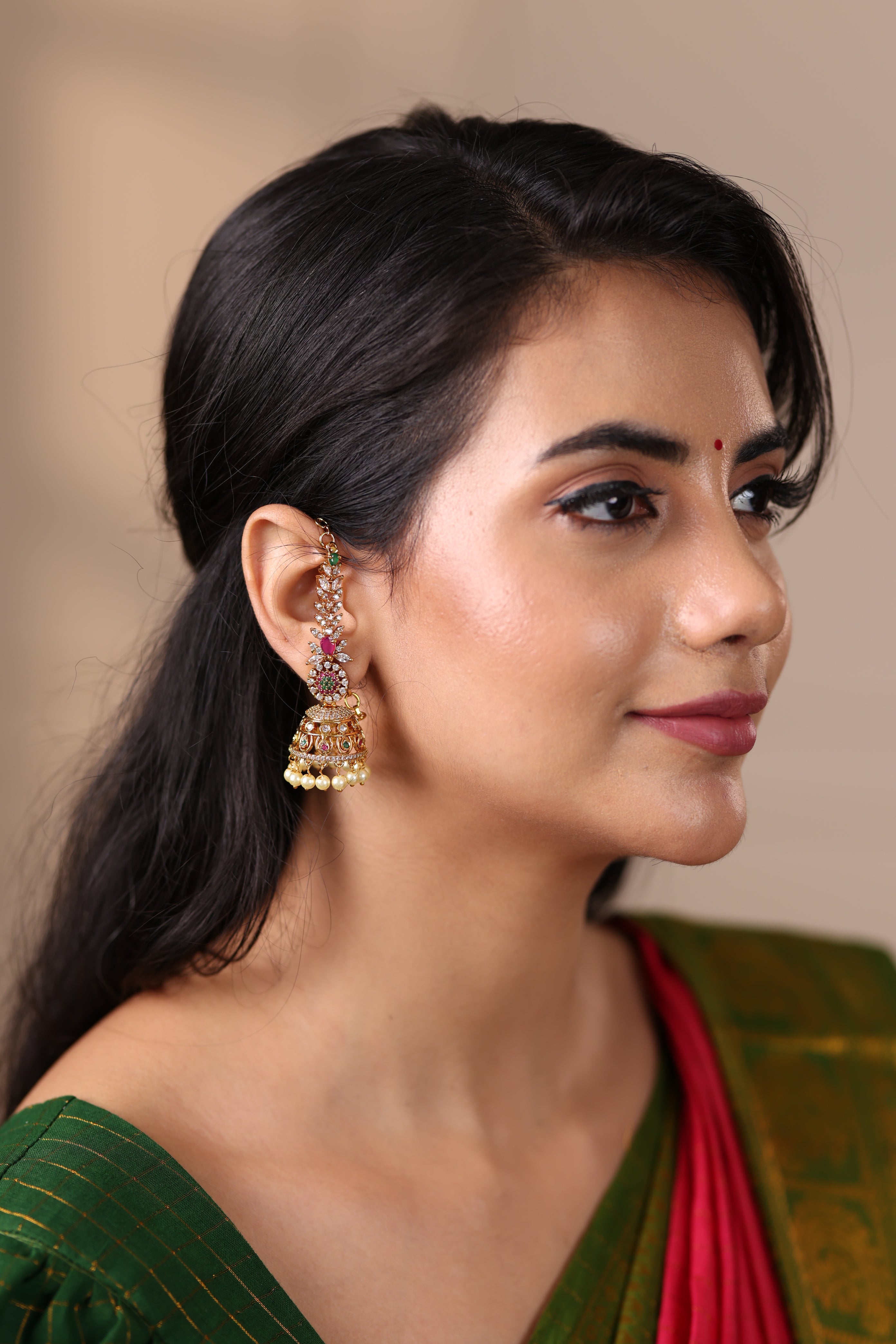 Yalini Jhumka with maatal