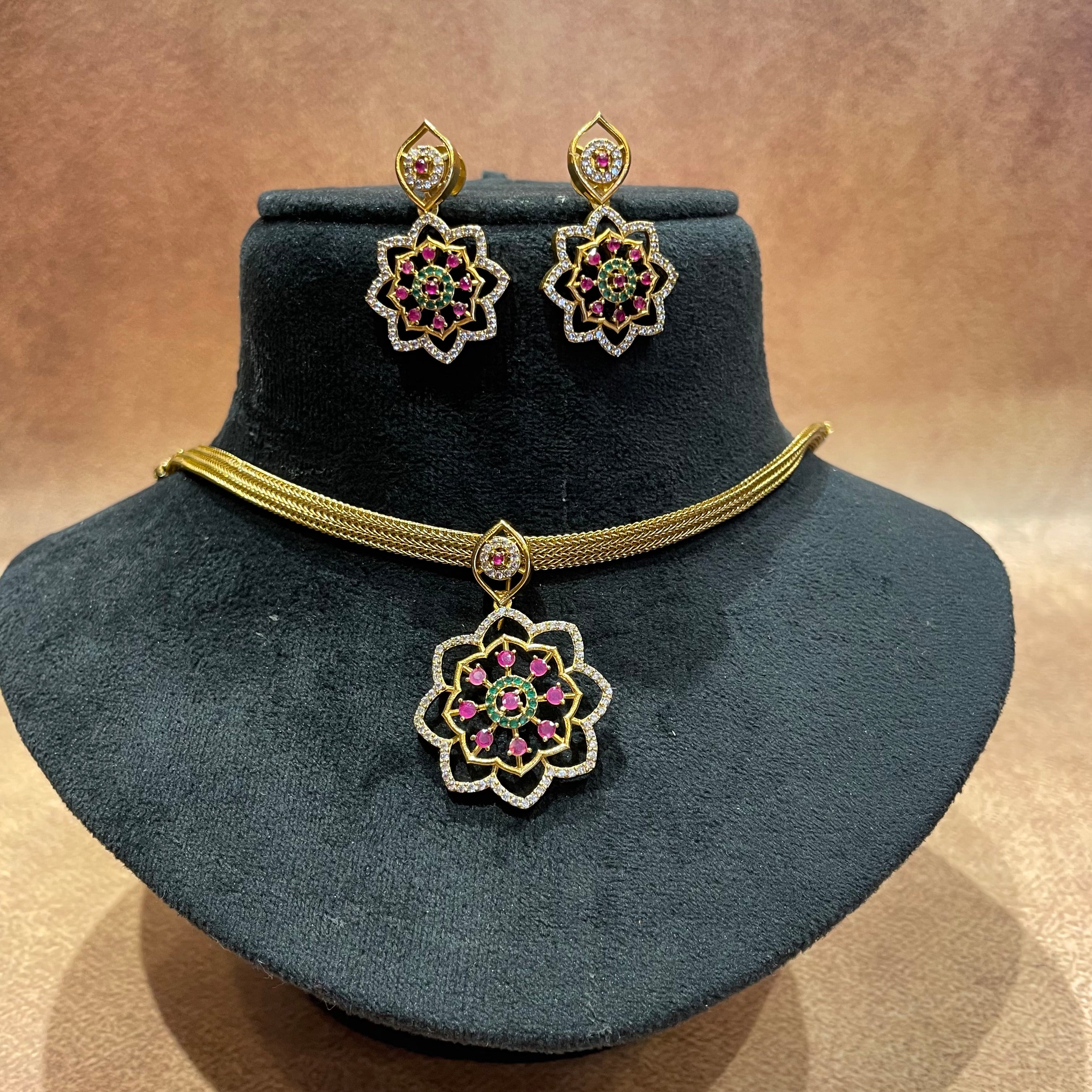 Iris Antique Pendant Necklace