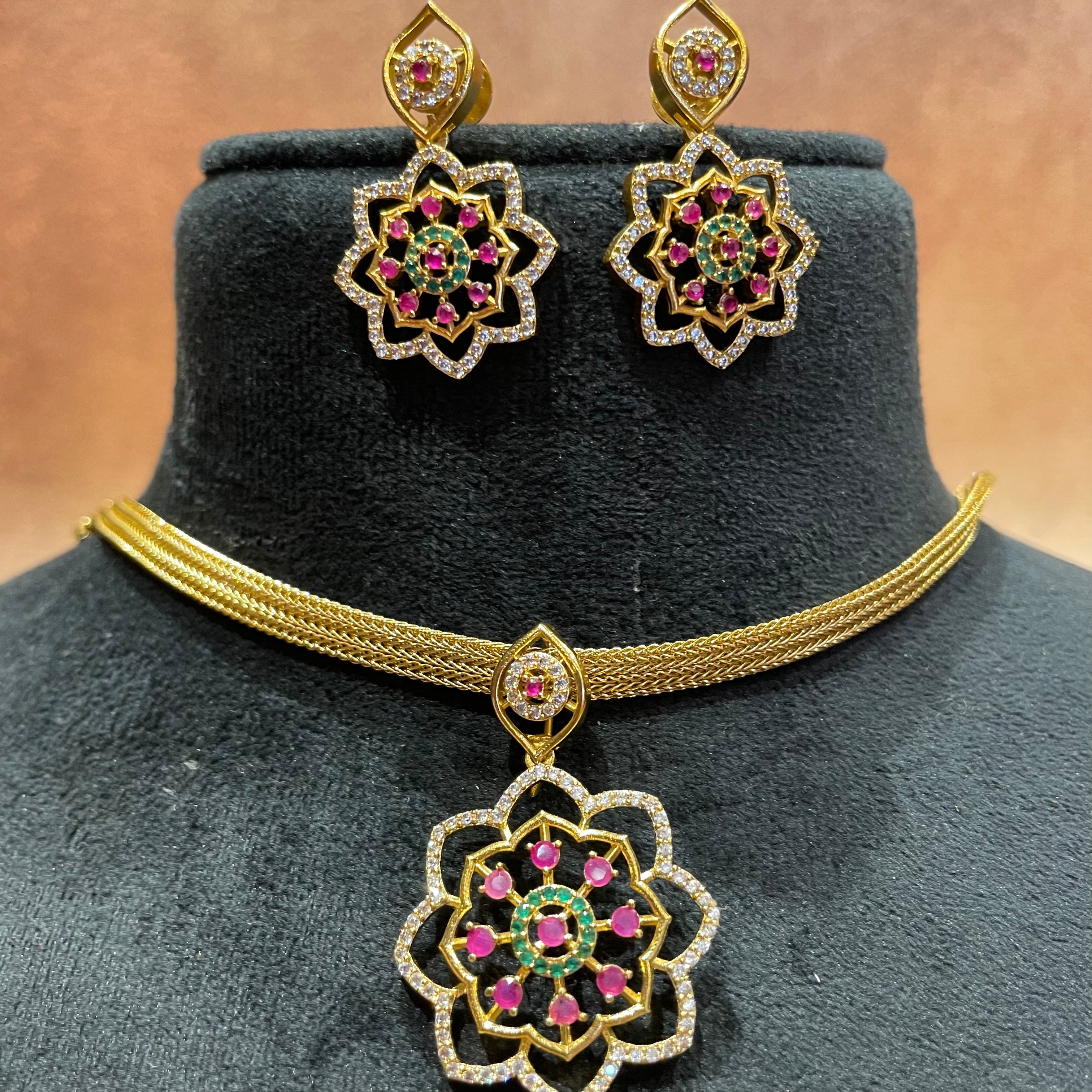 Iris Antique Pendant Necklace