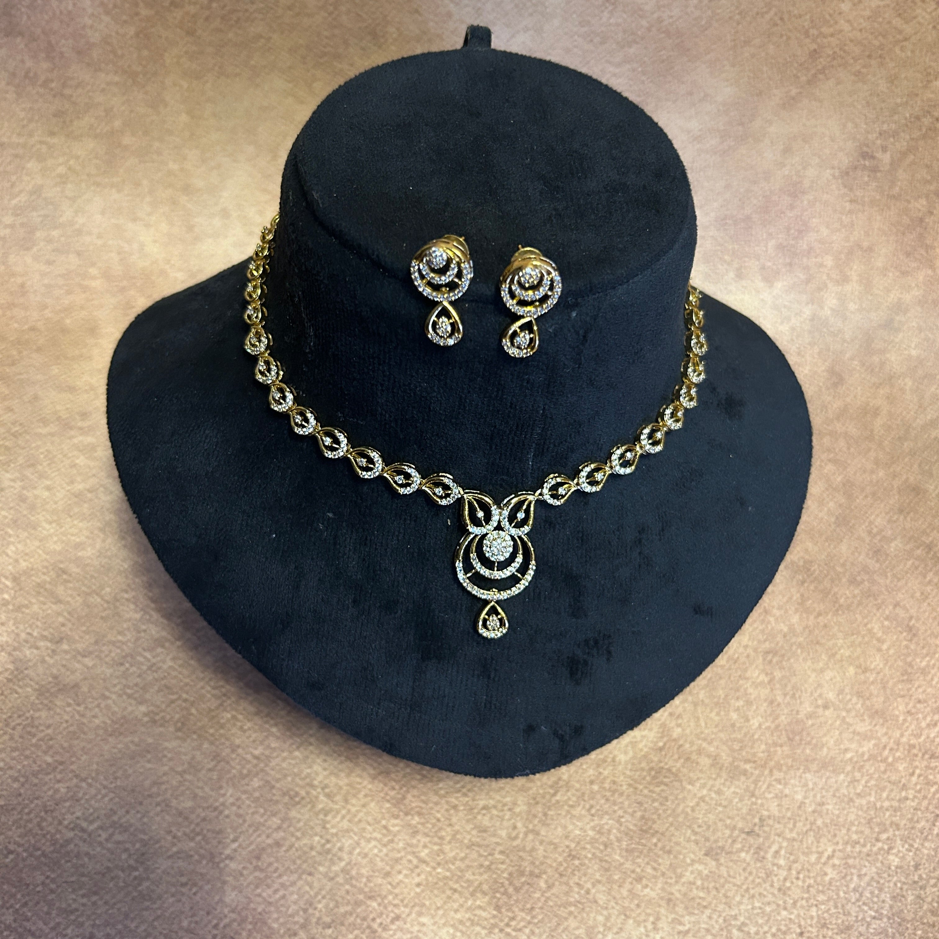 Kavi Leaf AD necklace