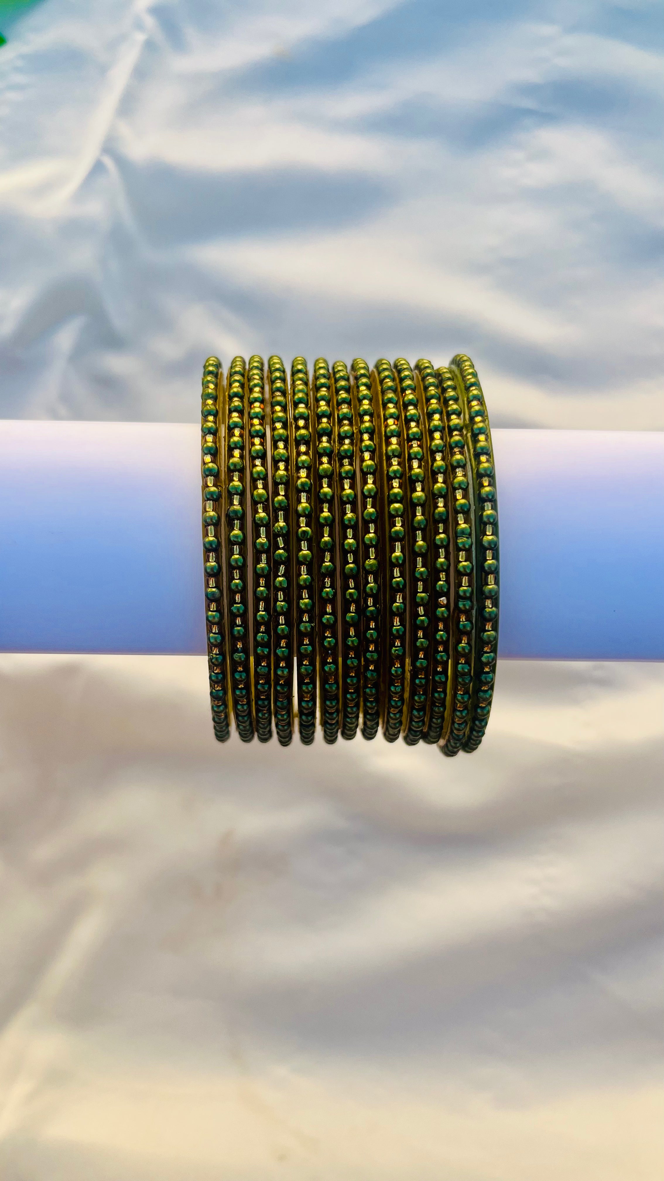 ANIKSHYA MEHNDI GREEN GLASS BANGLE VH068