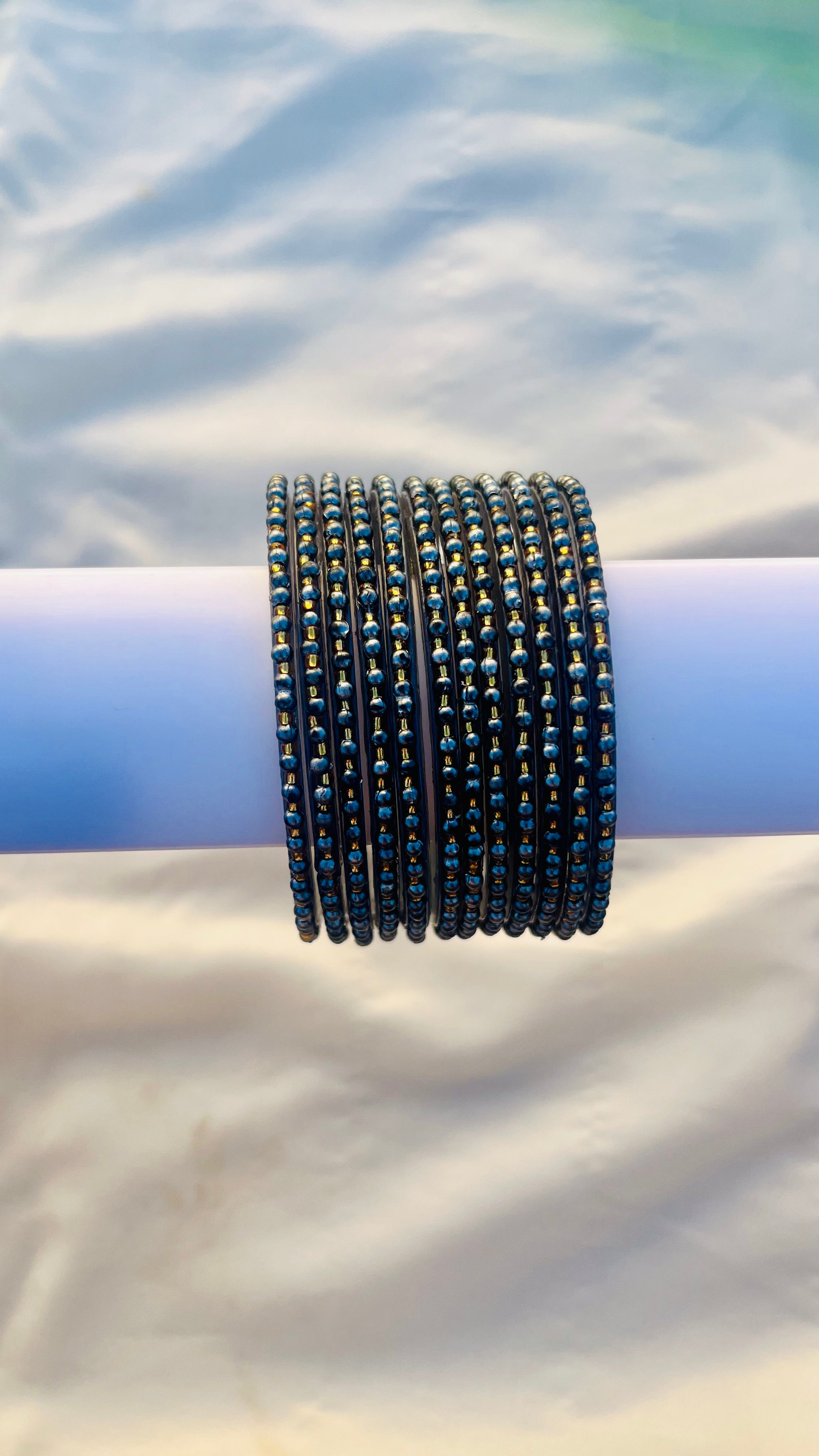 ANIKSHYA GRAY GLASS BANGLE VH070