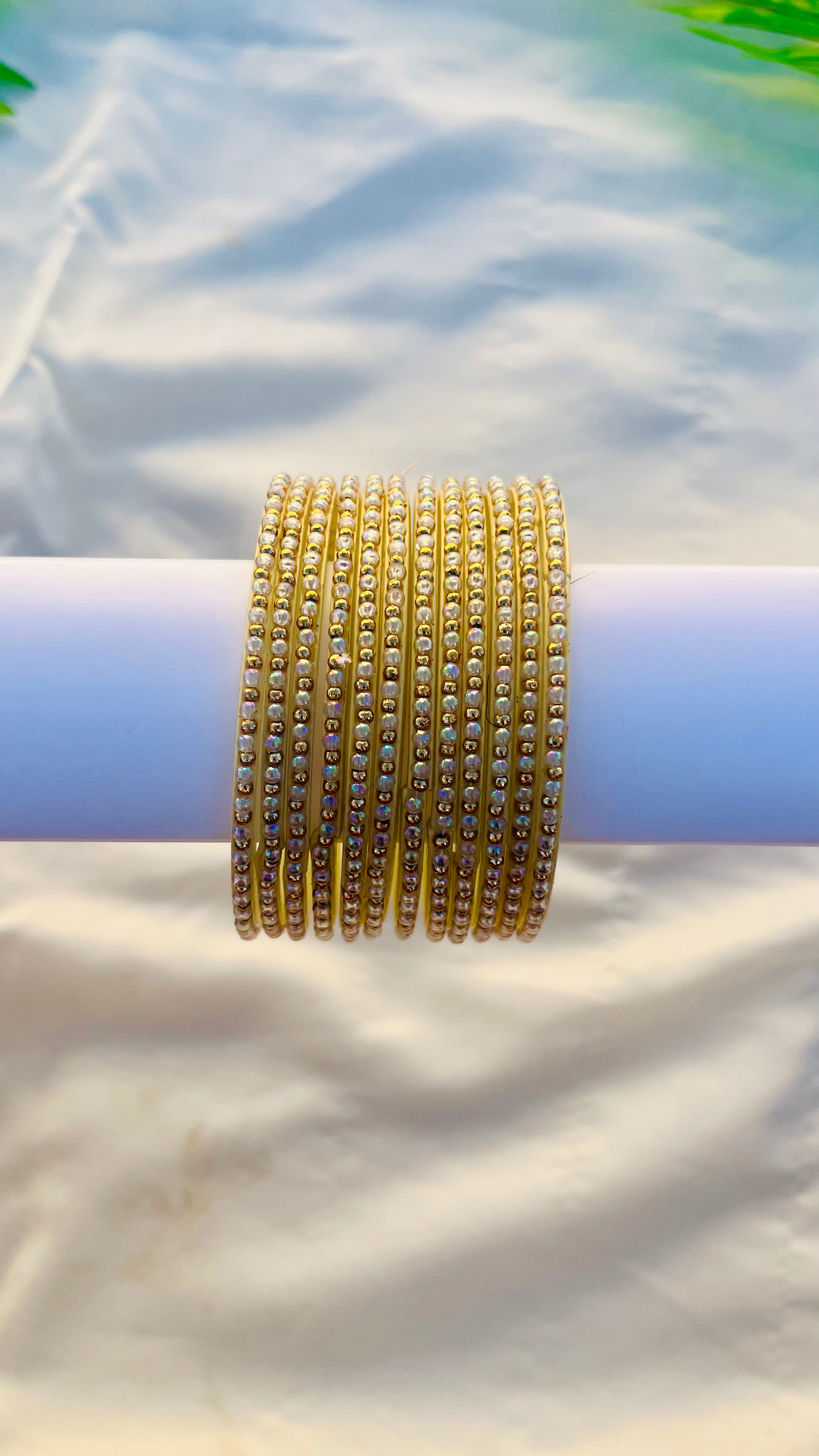 ANIKSHYA IVORY GLASS BANGLE VH071