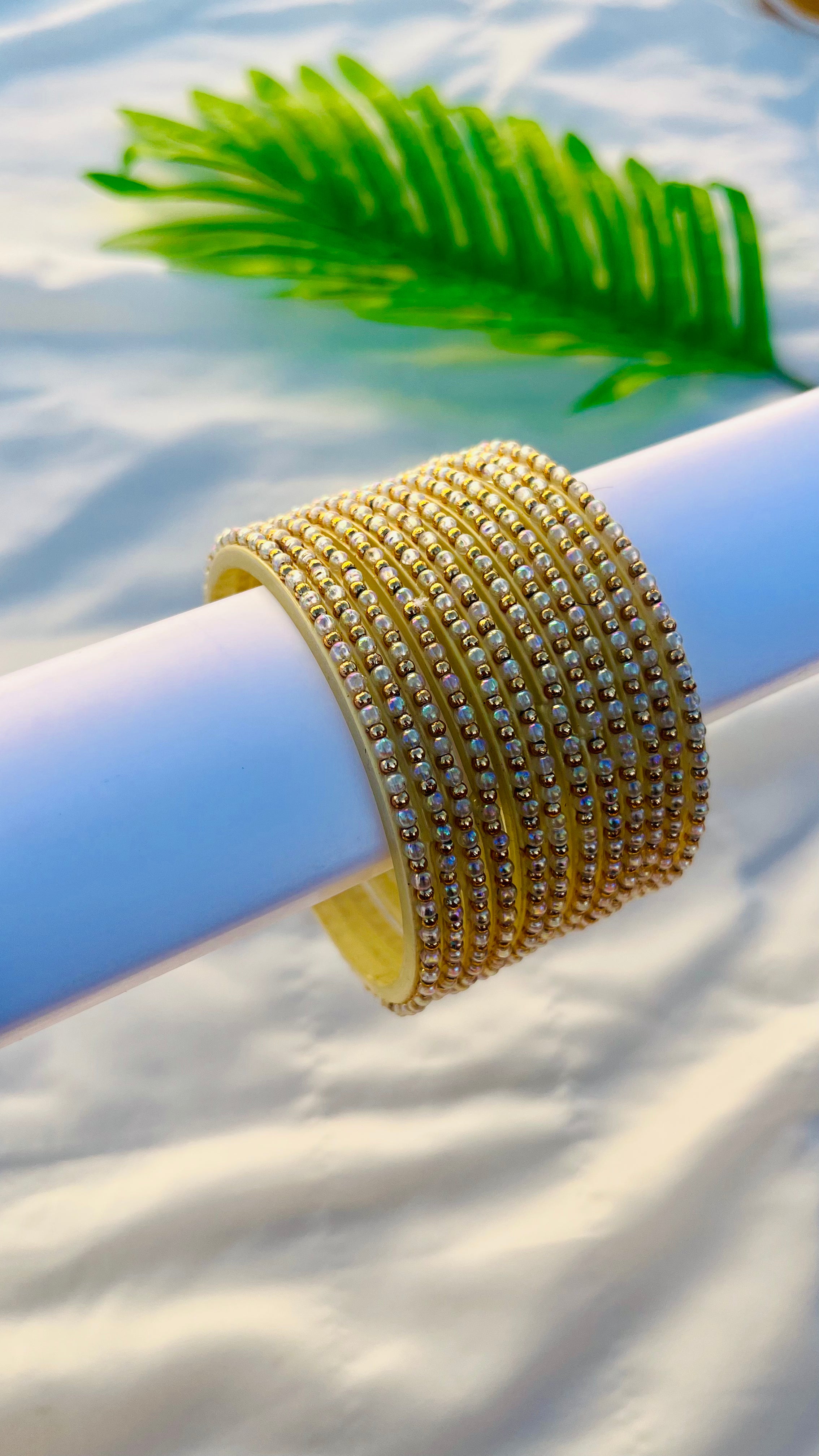 ANIKSHYA IVORY GLASS BANGLE VH071