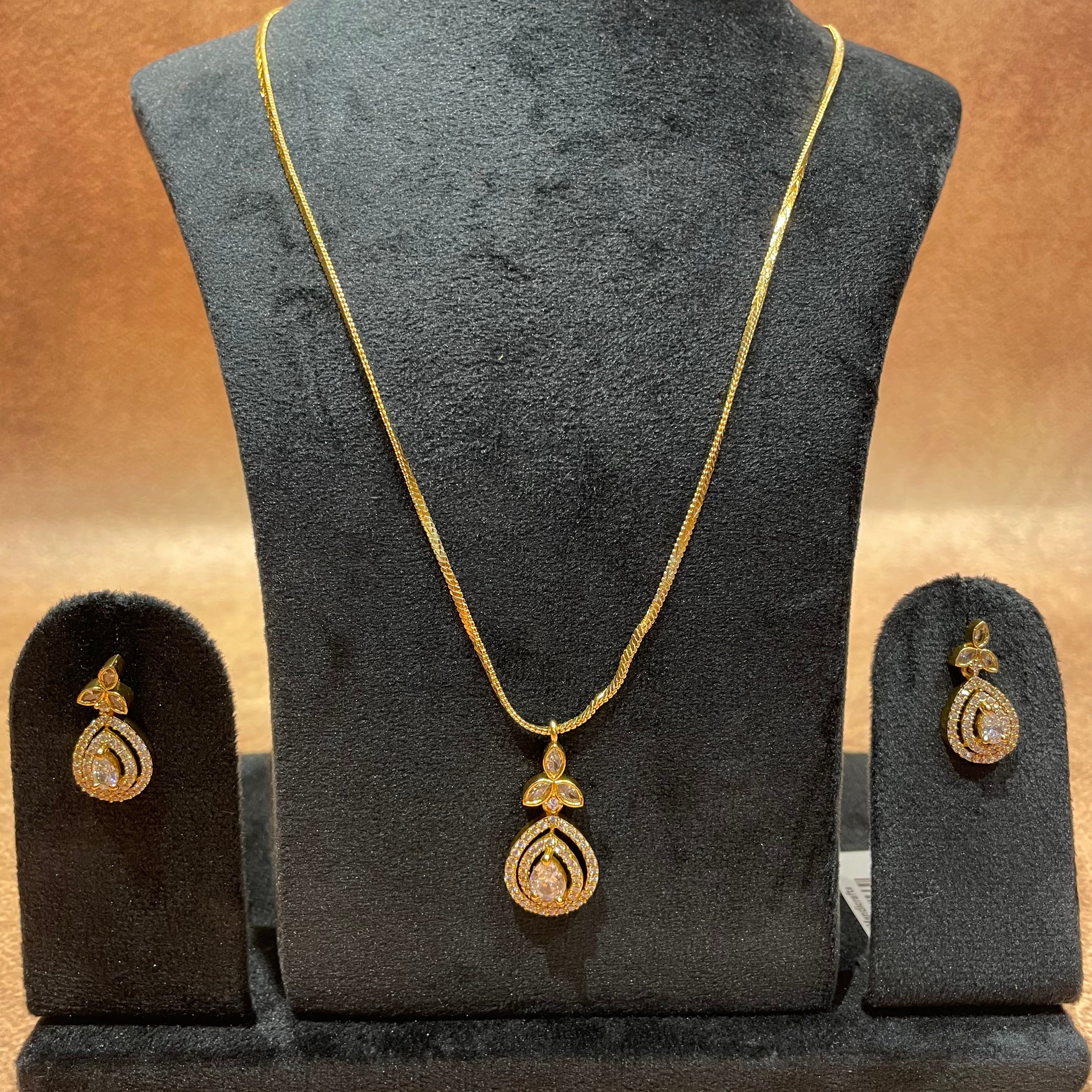 White crystal Pendant Necklace